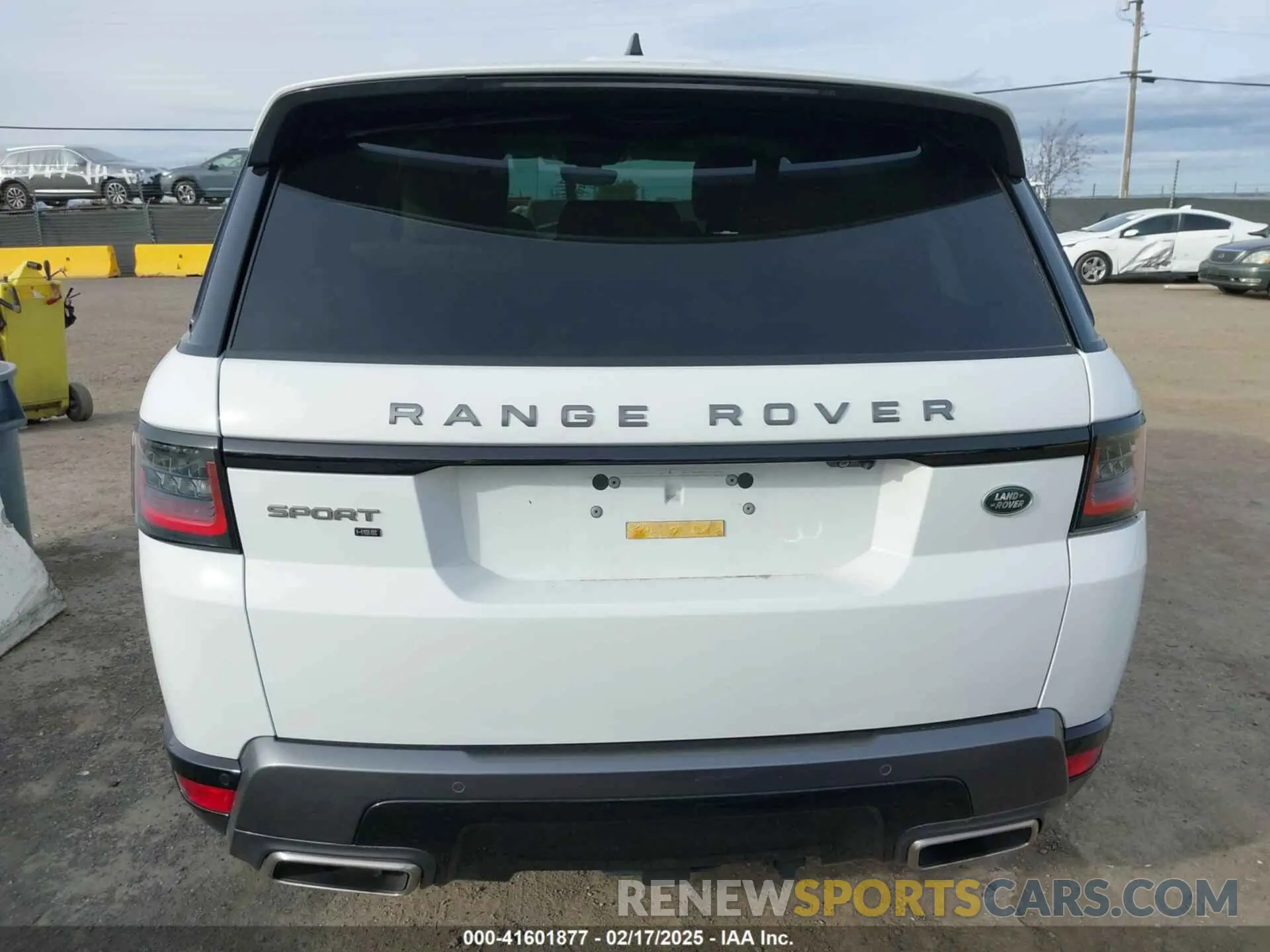 17 Photograph of a damaged car SALWR2SUXNA222289 LAND ROVER RANGE ROVER SPORT 2022