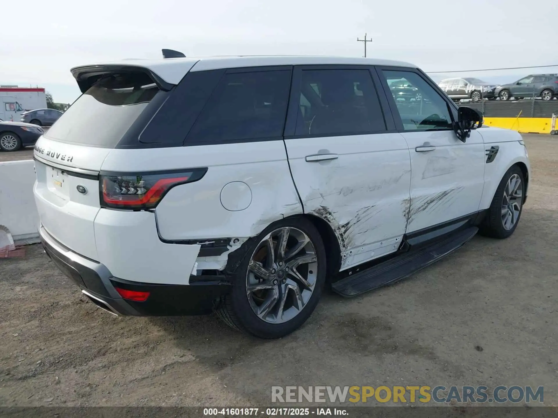 4 Photograph of a damaged car SALWR2SUXNA222289 LAND ROVER RANGE ROVER SPORT 2022