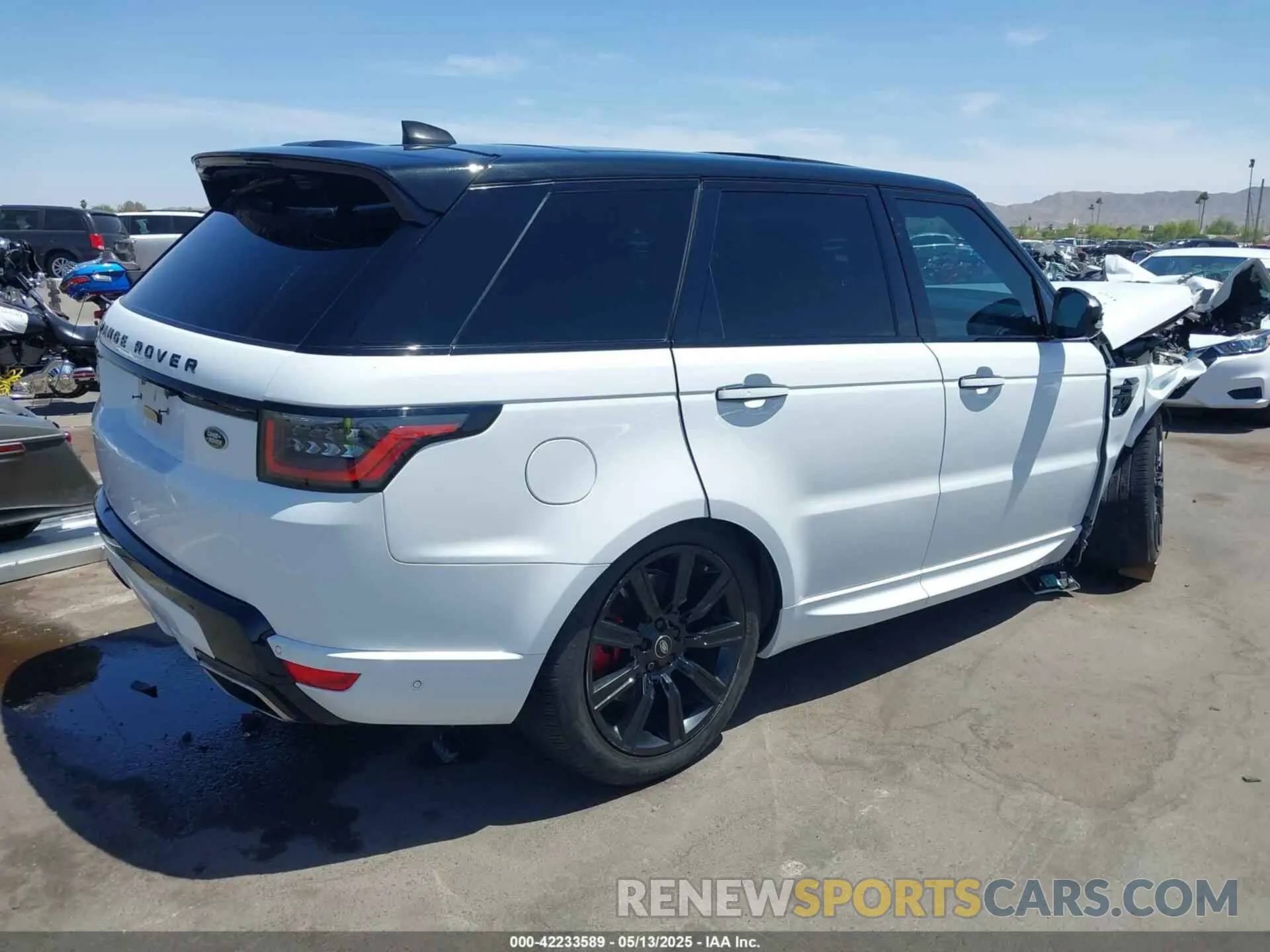 4 Photograph of a damaged car SALWS2RU3NA216568 LAND ROVER RANGE ROVER SPORT 2022