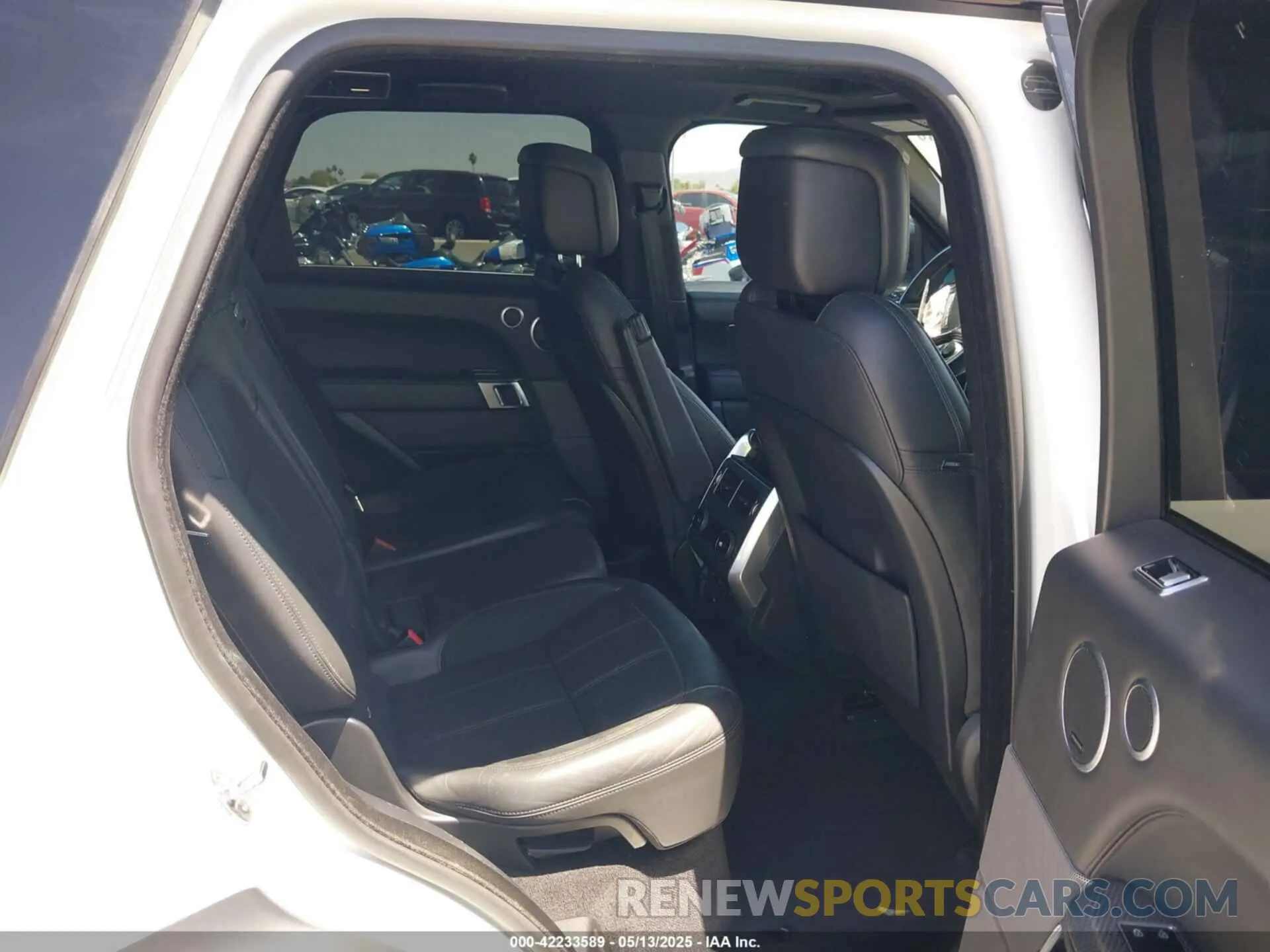 8 Photograph of a damaged car SALWS2RU3NA216568 LAND ROVER RANGE ROVER SPORT 2022