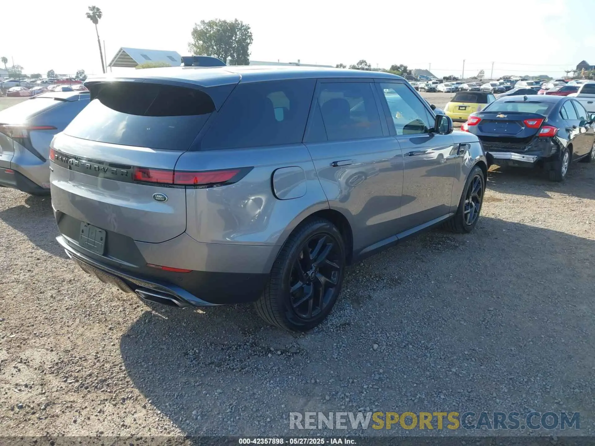 4 Photograph of a damaged car SAL1P9EU2PA109346 LAND ROVER RANGE ROVER SPORT 2023