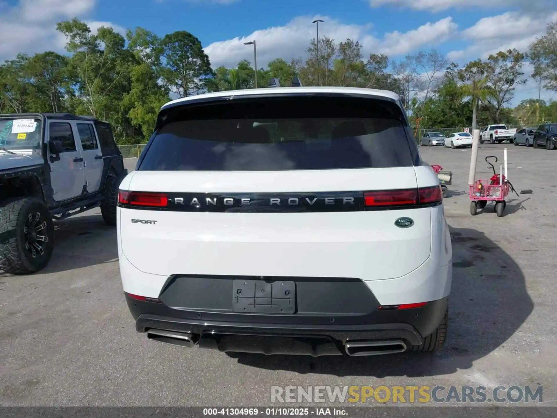 16 Photograph of a damaged car SAL1P9EU3PA139309 LAND ROVER RANGE ROVER SPORT 2023