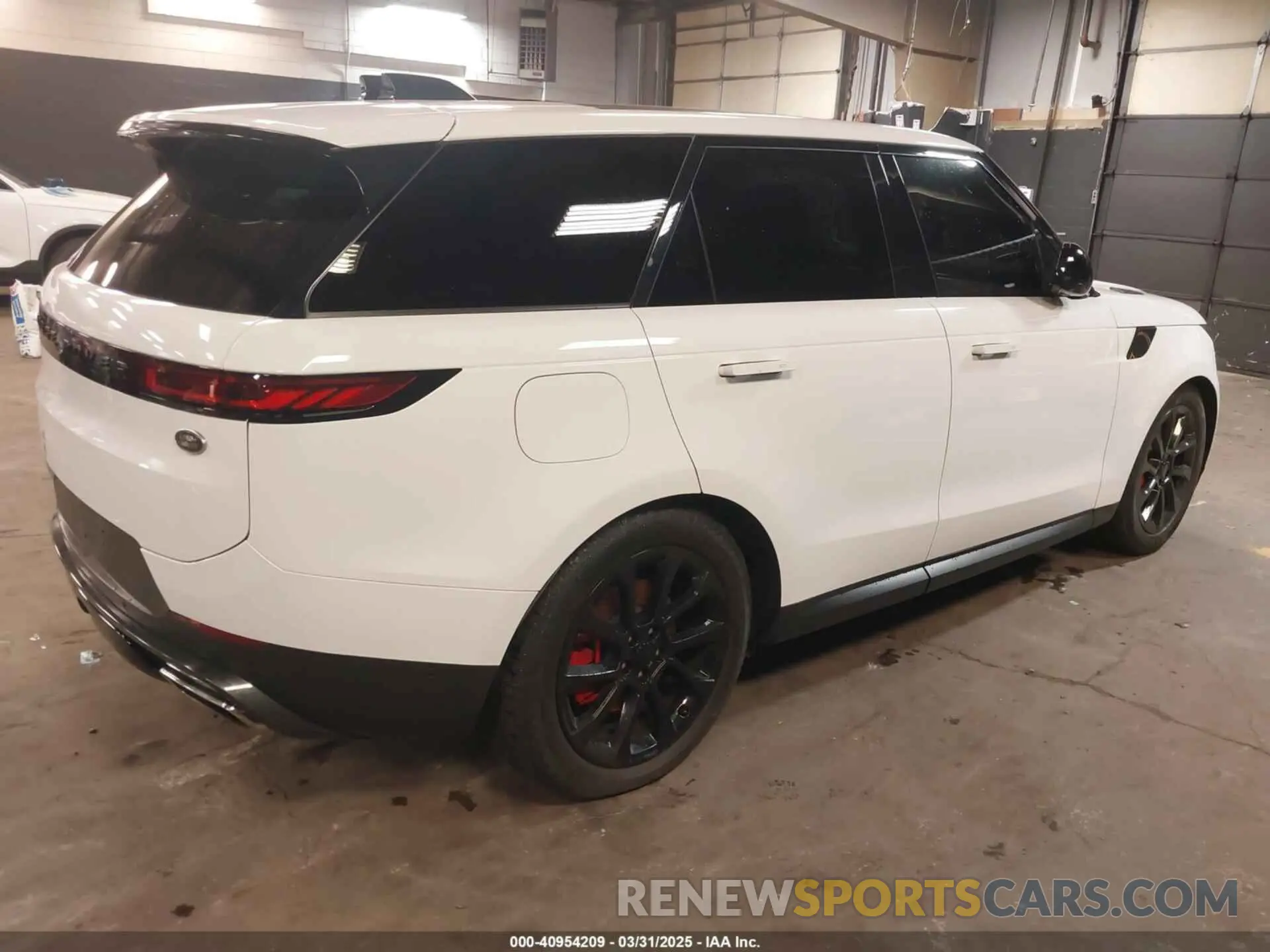 4 Photograph of a damaged car SAL1P9EU6PA108829 LAND ROVER RANGE ROVER SPORT 2023