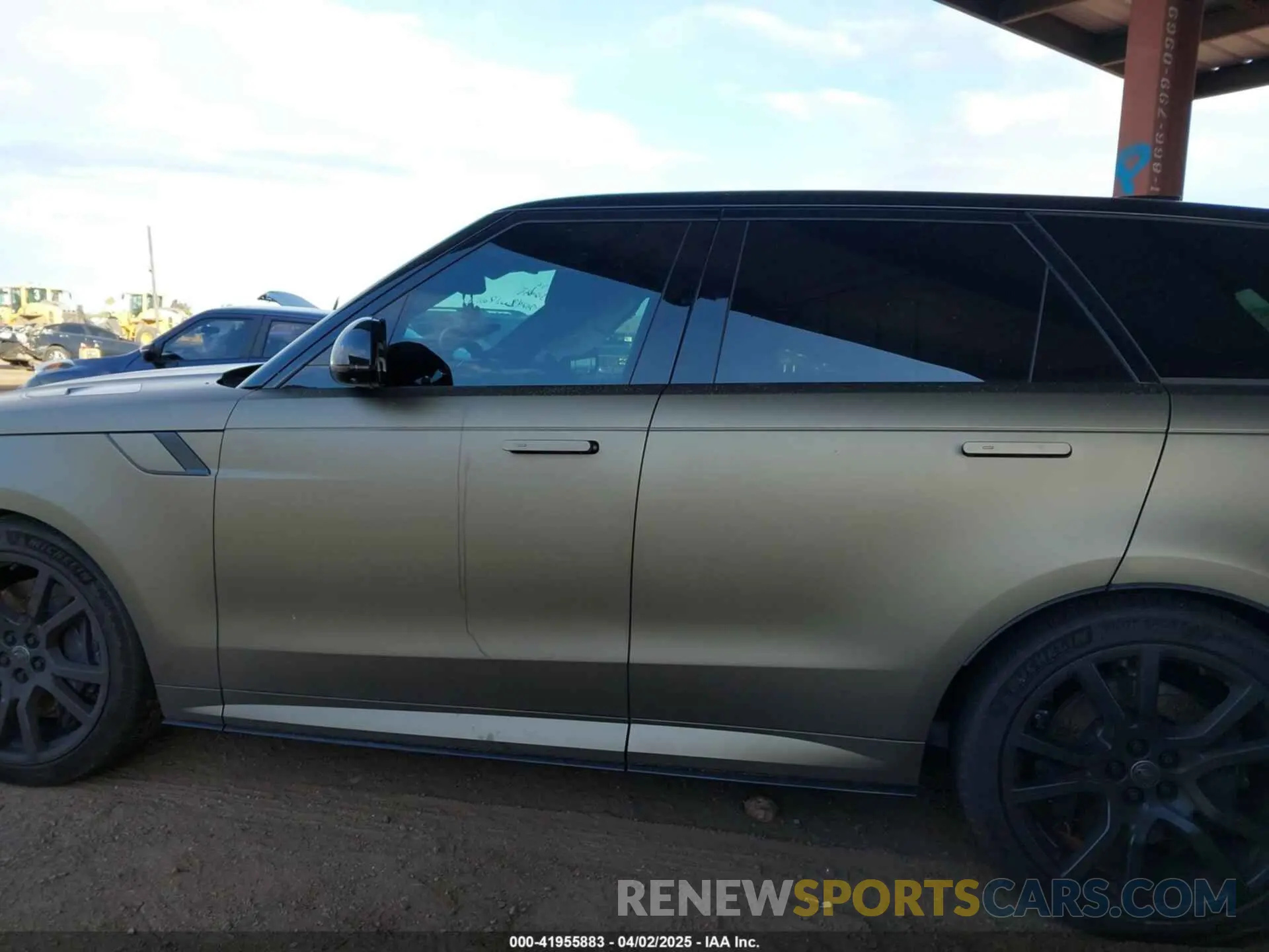 14 Photograph of a damaged car SAL109F9XRA196124 LAND ROVER RANGE ROVER SPORT 2024