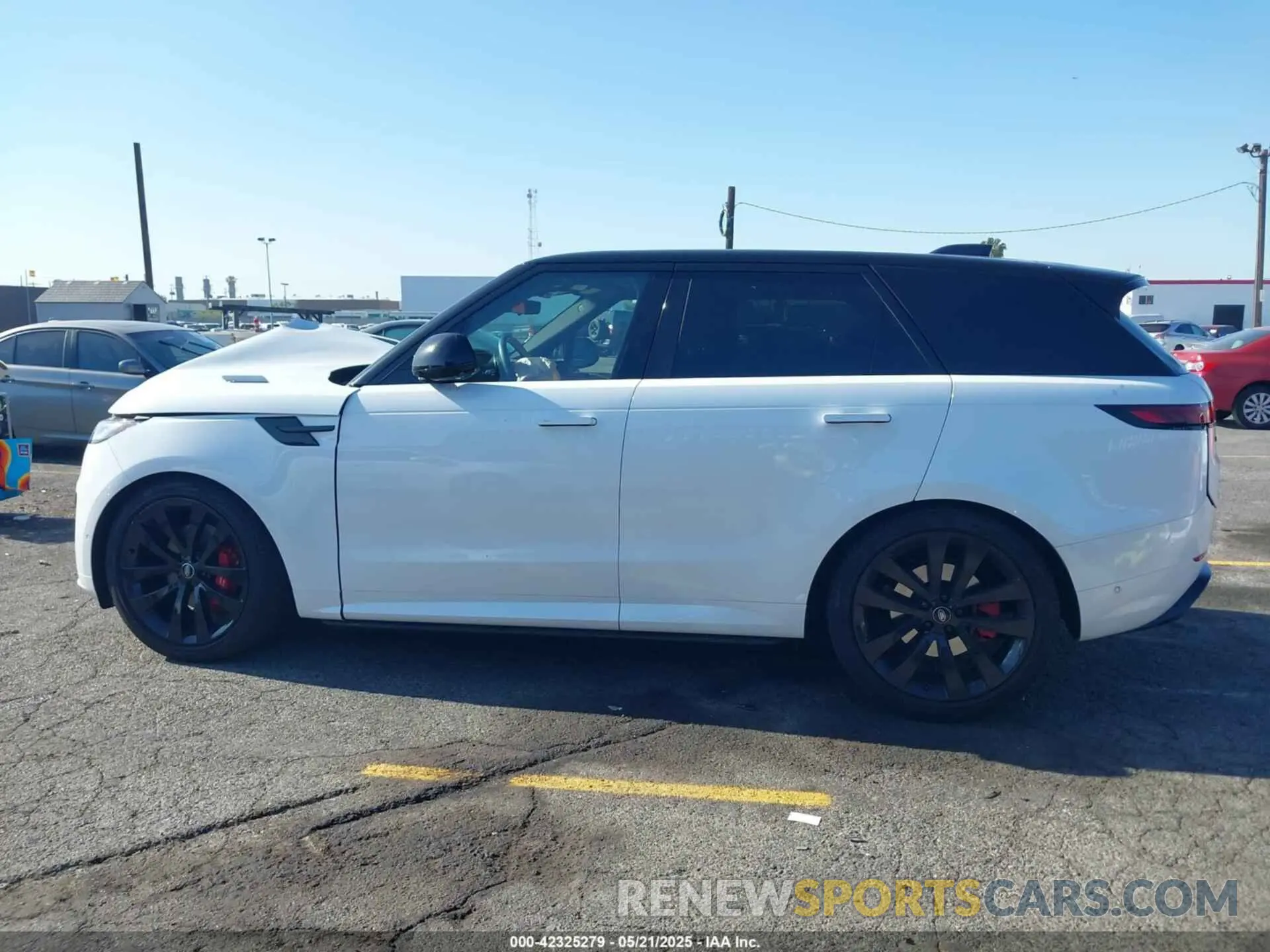 14 Photograph of a damaged car SAL1L9FU0RA169803 LAND ROVER RANGE ROVER SPORT 2024
