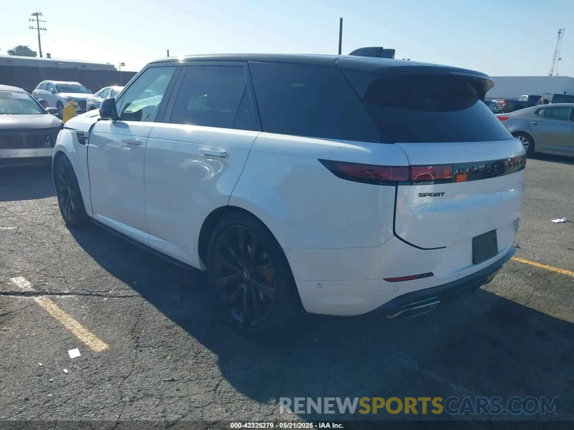 3 Photograph of a damaged car SAL1L9FU0RA169803 LAND ROVER RANGE ROVER SPORT 2024