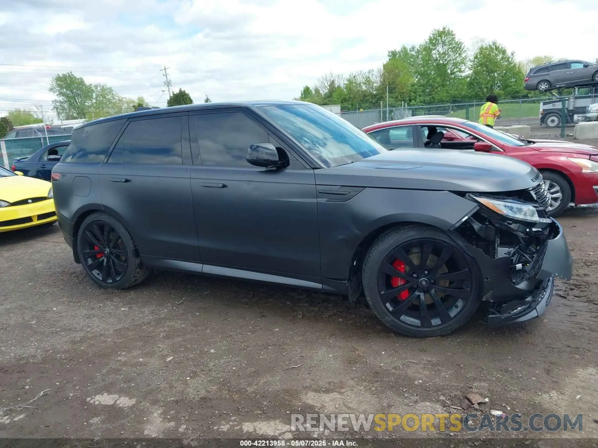 13 Photograph of a damaged car SAL1L9FU1RA413863 LAND ROVER RANGE ROVER SPORT 2024