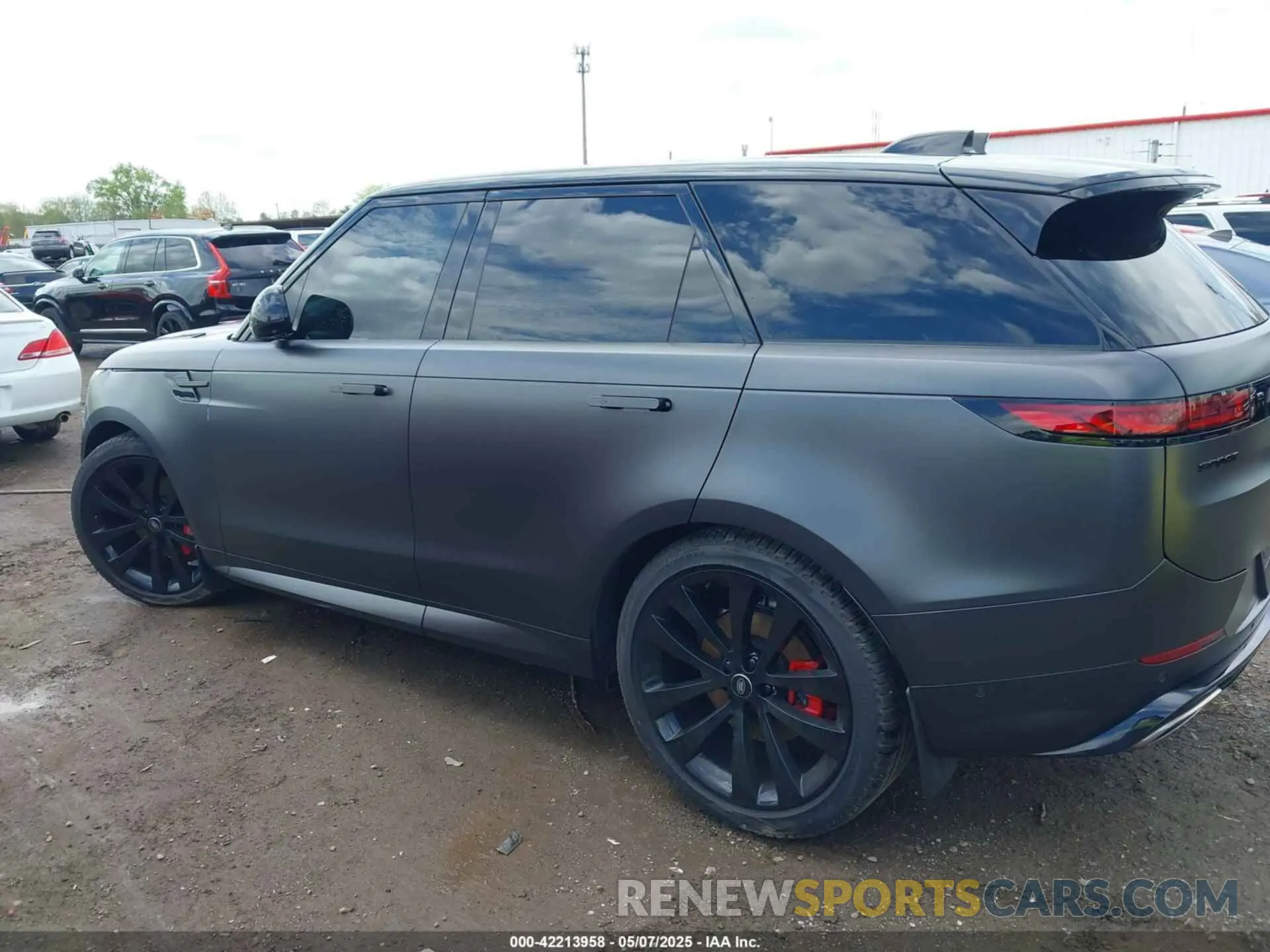 14 Photograph of a damaged car SAL1L9FU1RA413863 LAND ROVER RANGE ROVER SPORT 2024