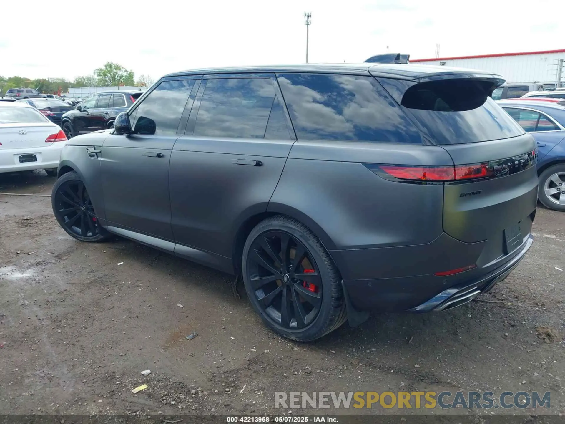 3 Photograph of a damaged car SAL1L9FU1RA413863 LAND ROVER RANGE ROVER SPORT 2024