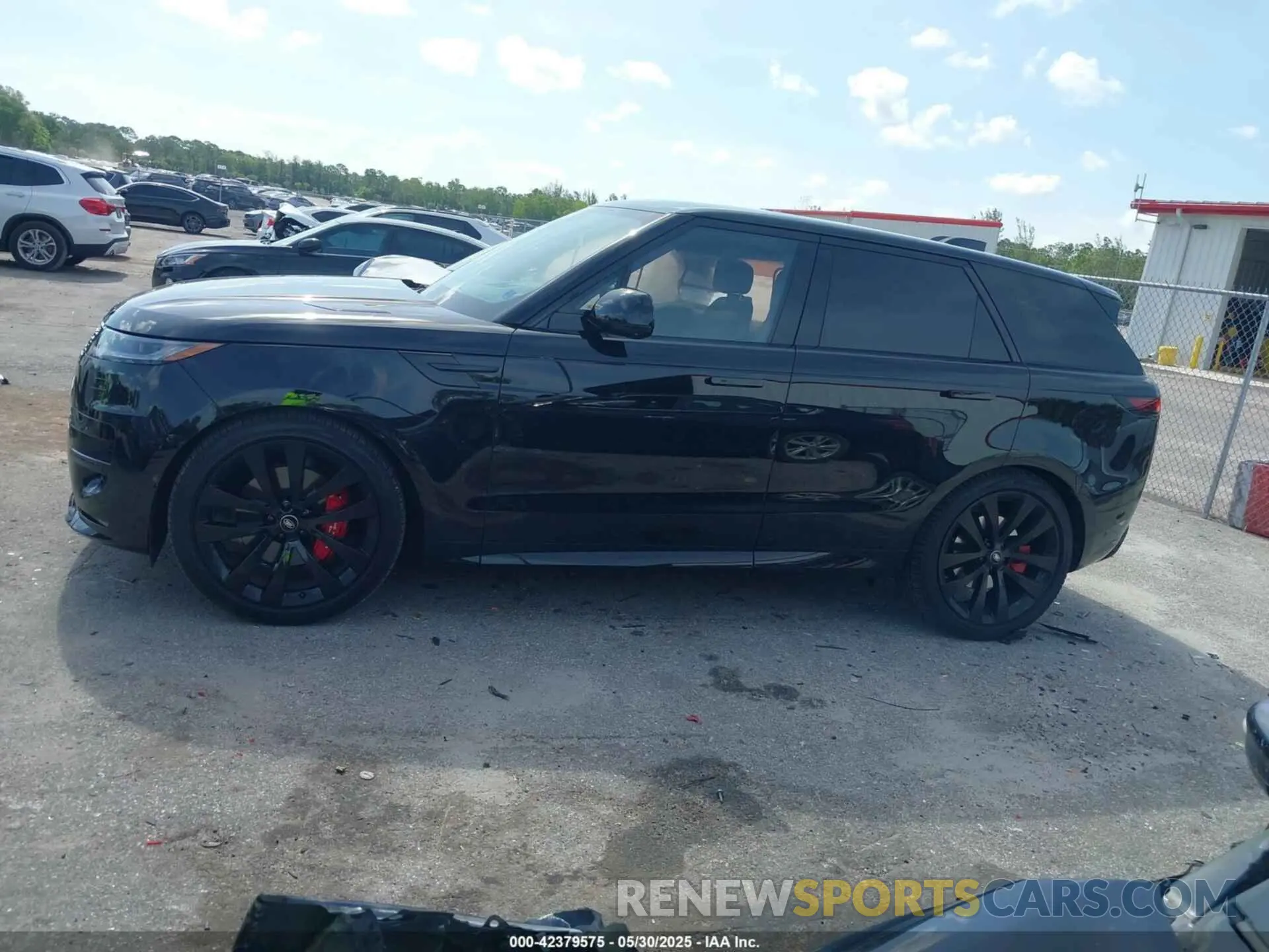 15 Photograph of a damaged car SAL1L9FU3RA420944 LAND ROVER RANGE ROVER SPORT 2024