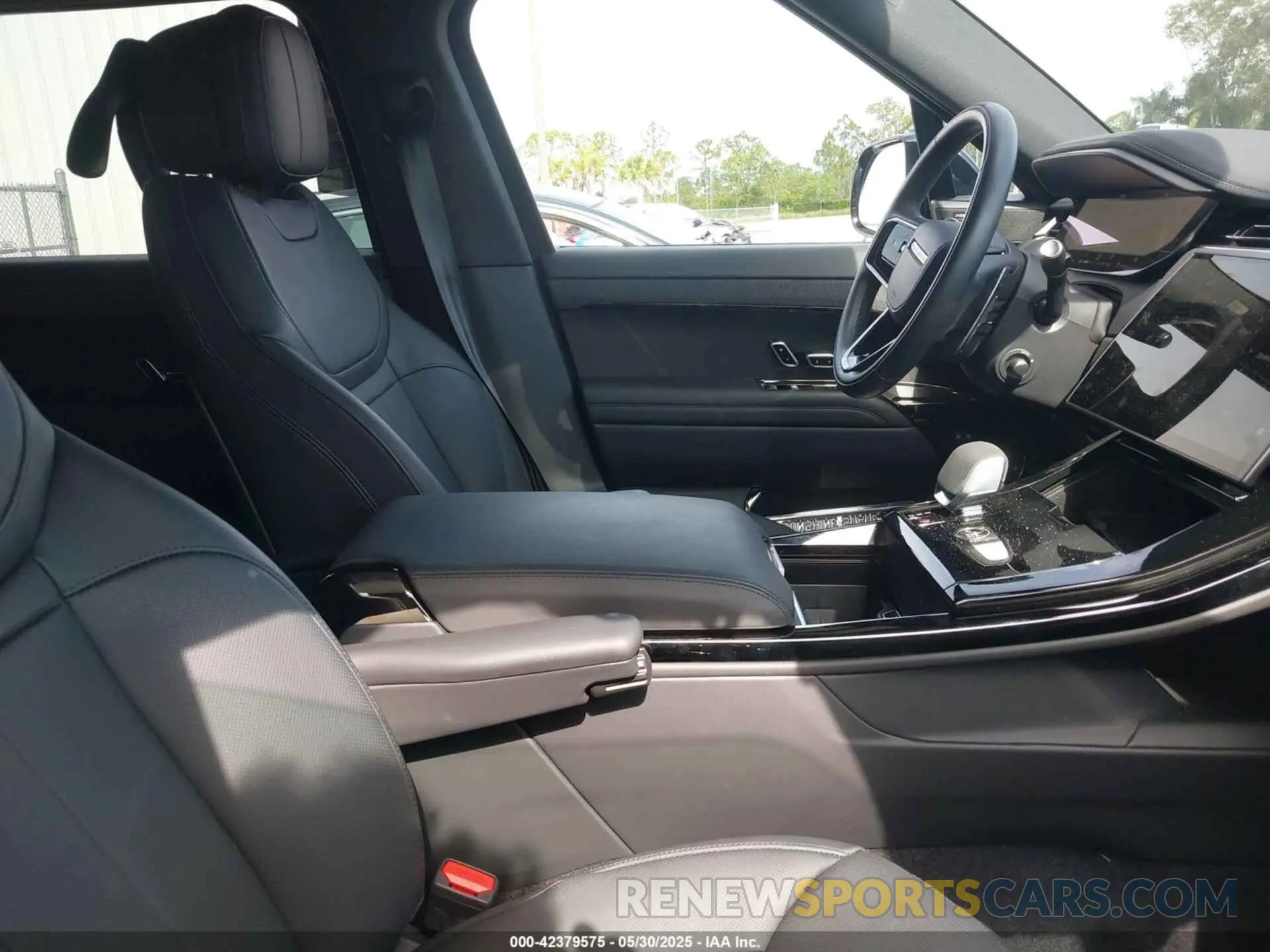 5 Photograph of a damaged car SAL1L9FU3RA420944 LAND ROVER RANGE ROVER SPORT 2024
