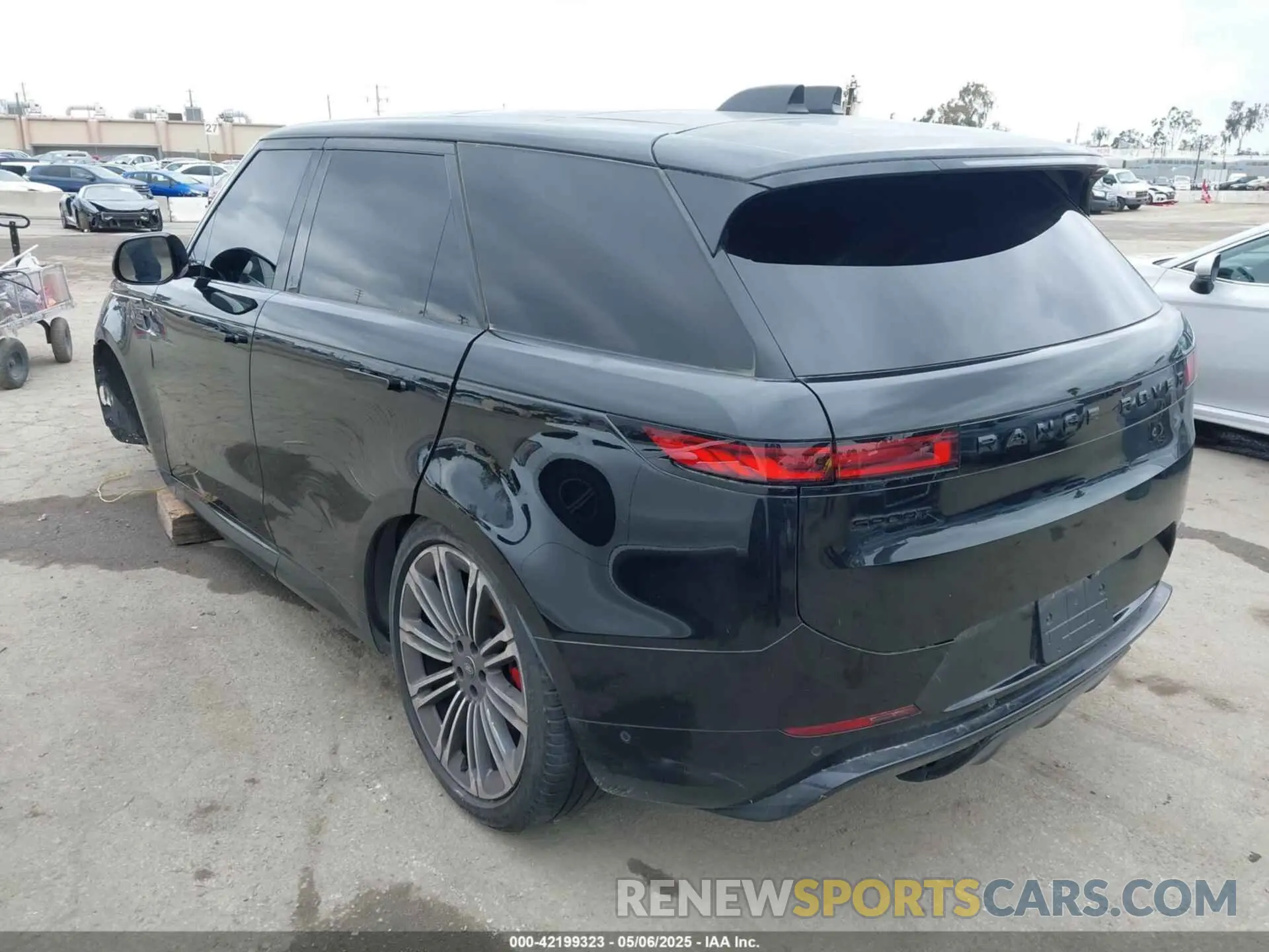 3 Photograph of a damaged car SAL1L9FU7RA174142 LAND ROVER RANGE ROVER SPORT 2024