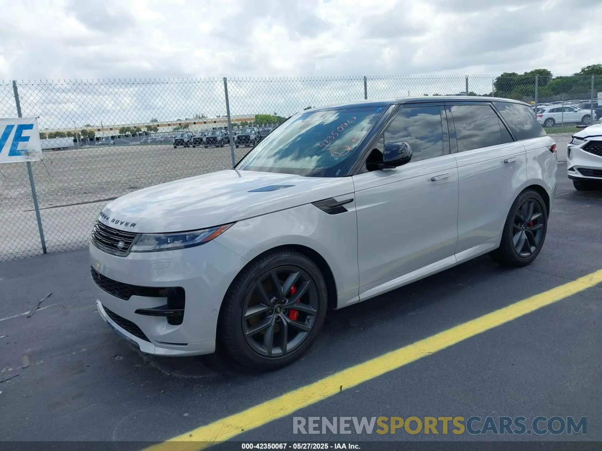 2 Photograph of a damaged car SAL1L9FU7RA180295 LAND ROVER RANGE ROVER SPORT 2024