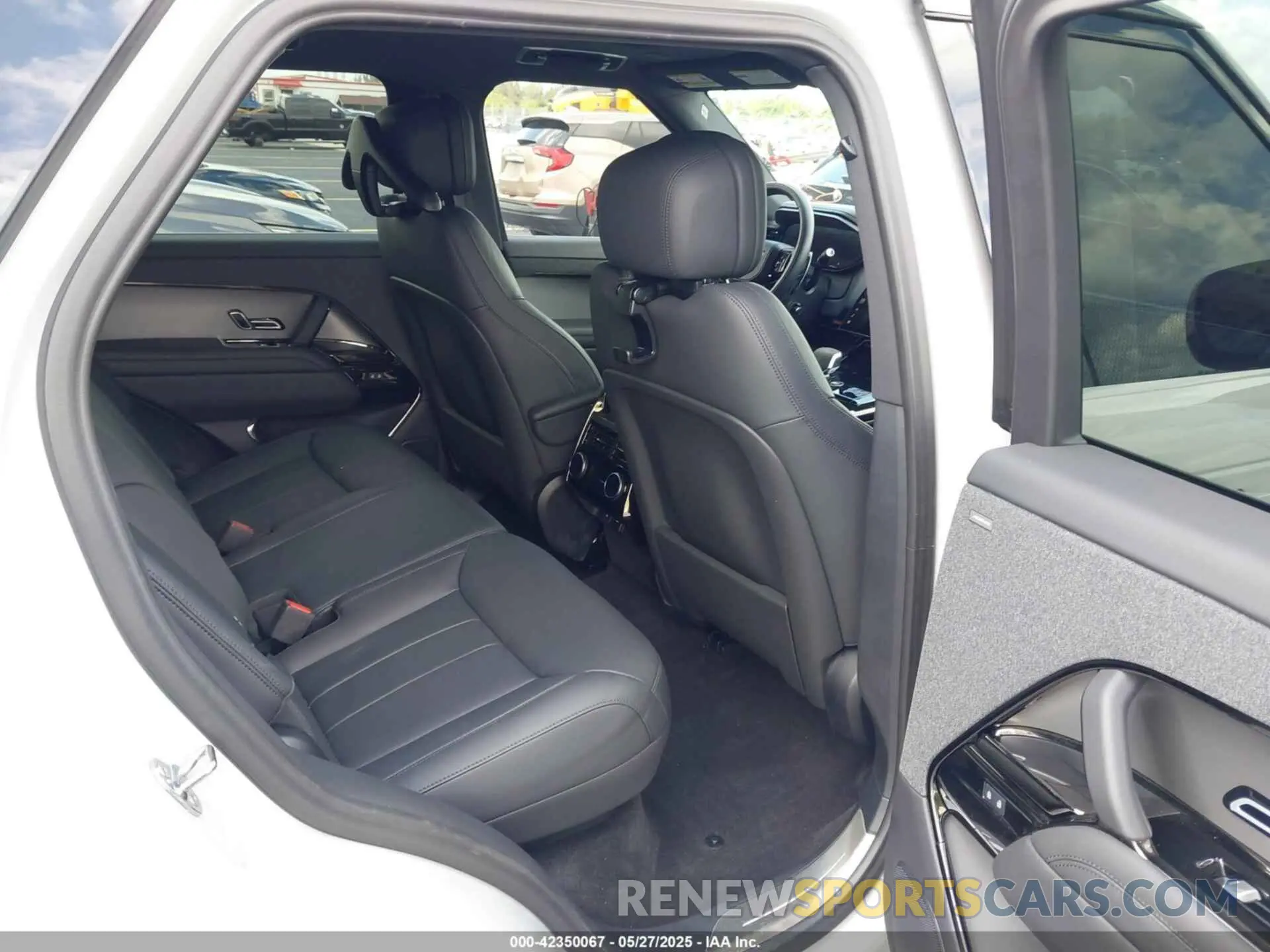 8 Photograph of a damaged car SAL1L9FU7RA180295 LAND ROVER RANGE ROVER SPORT 2024