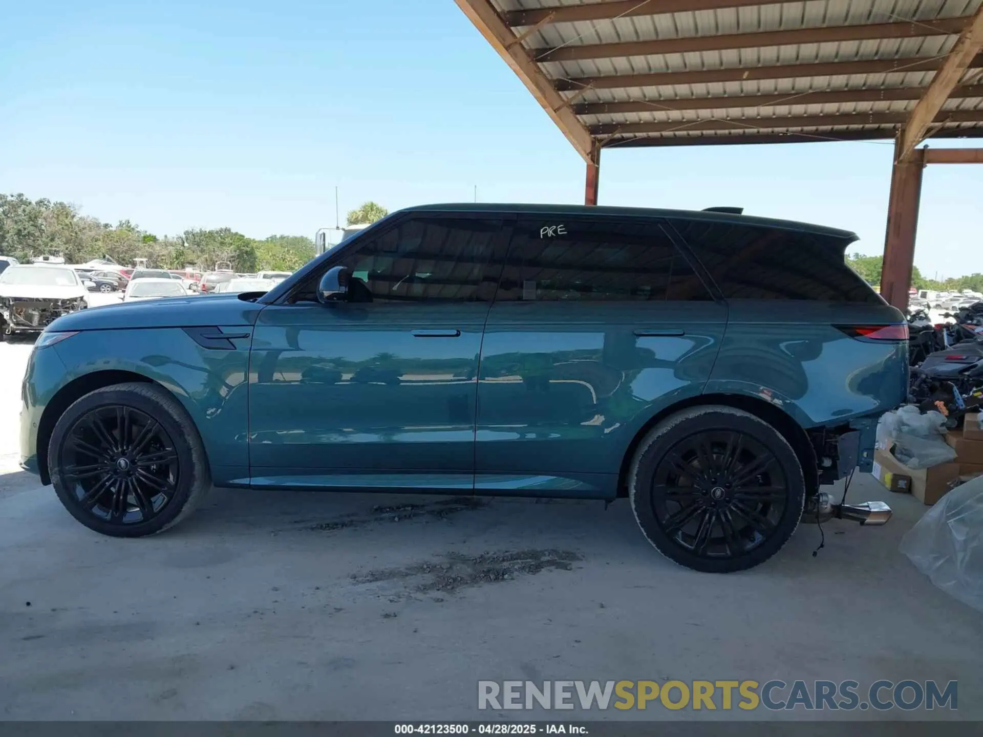 15 Photograph of a damaged car SAL1L9FU7RA413561 LAND ROVER RANGE ROVER SPORT 2024