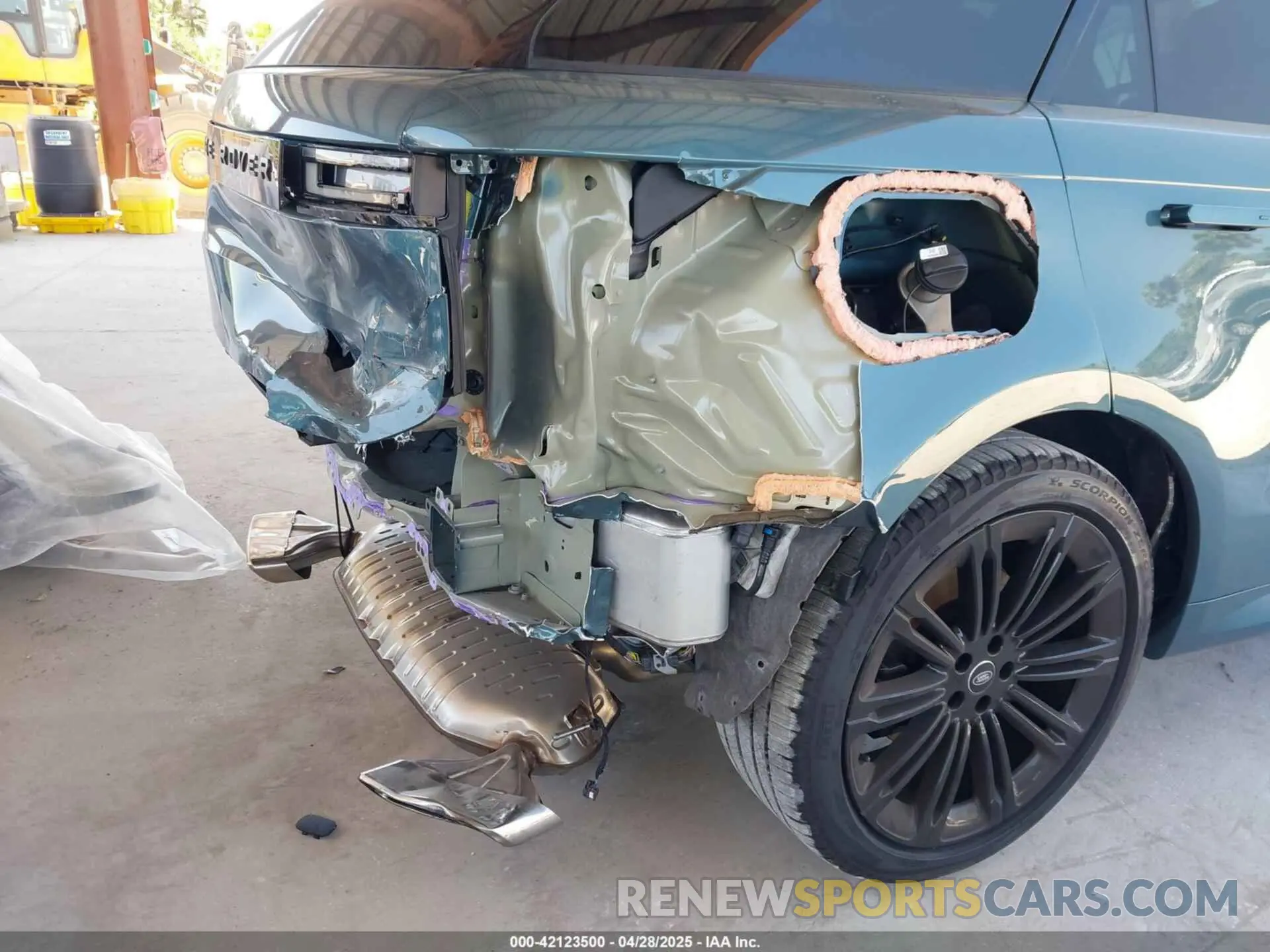 18 Photograph of a damaged car SAL1L9FU7RA413561 LAND ROVER RANGE ROVER SPORT 2024