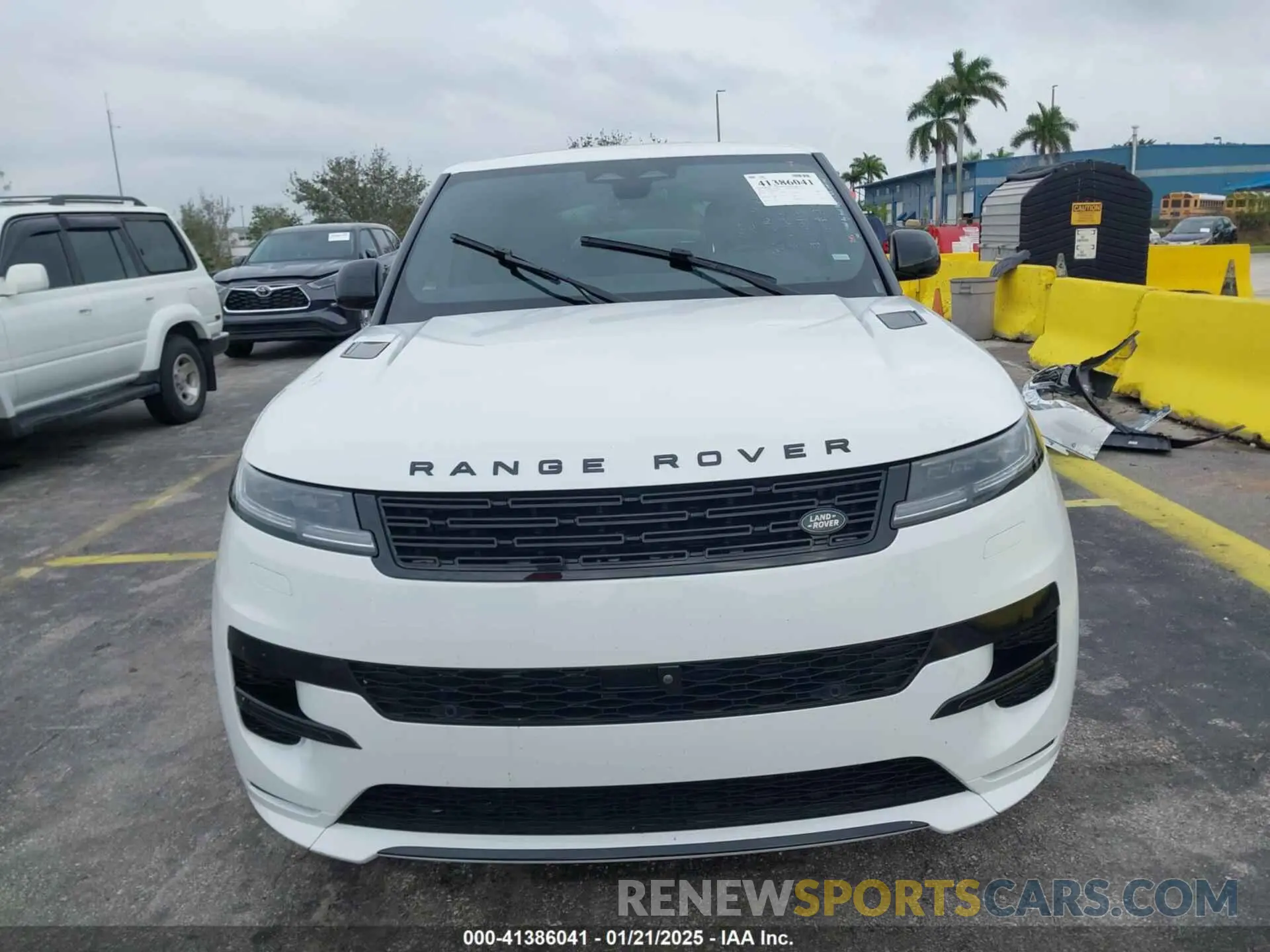 13 Photograph of a damaged car SAL1L9FU8RA402746 LAND ROVER RANGE ROVER SPORT 2024