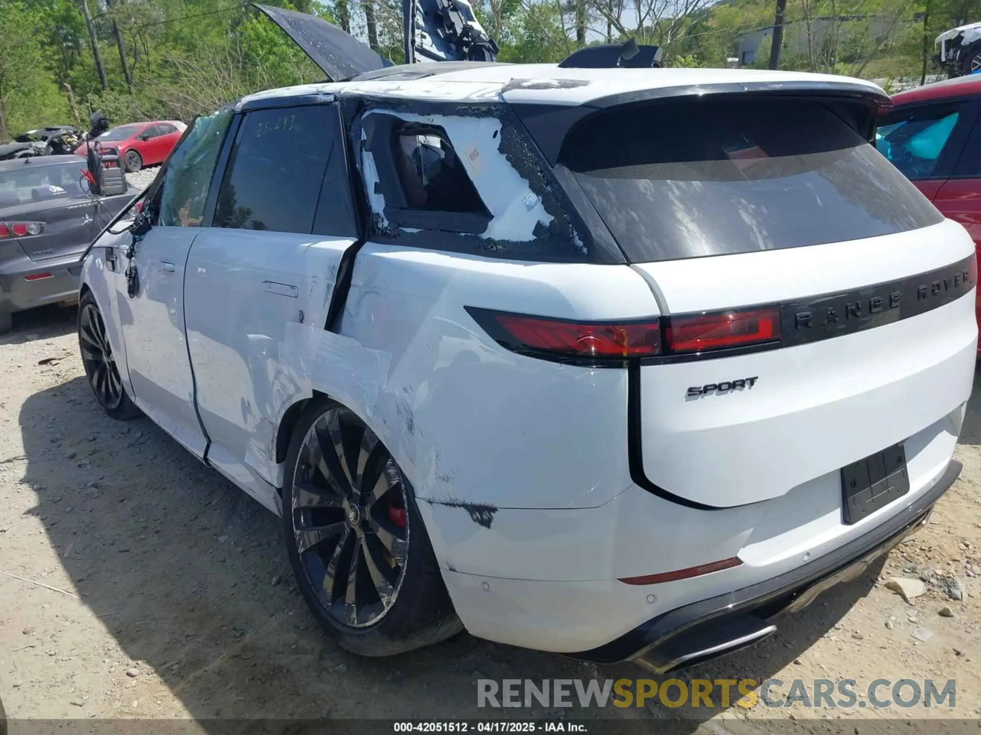 3 Photograph of a damaged car SAL1L9FU9RA405431 LAND ROVER RANGE ROVER SPORT 2024