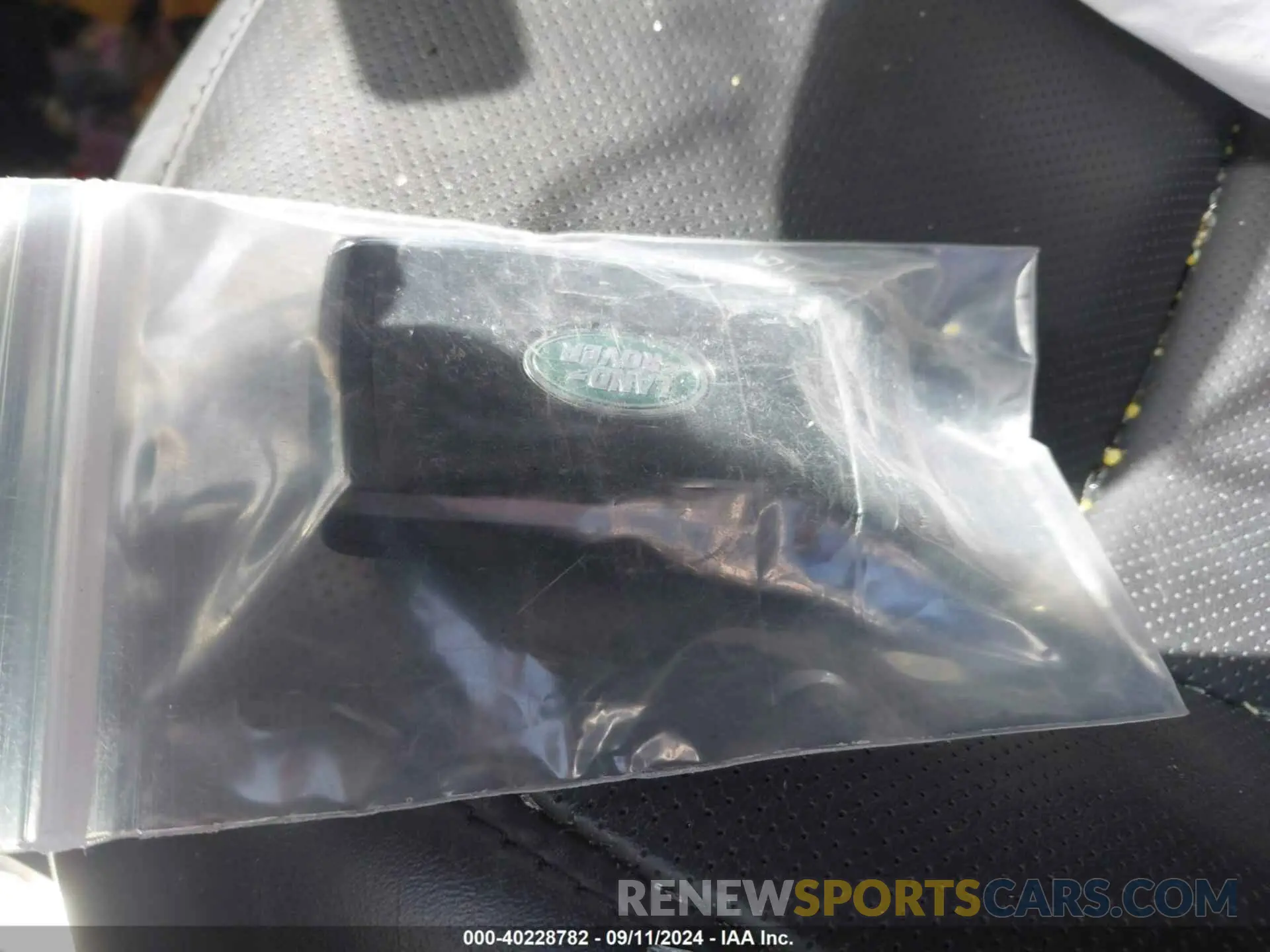 11 Photograph of a damaged car SAL1P9EU2RA174300 LAND ROVER RANGE ROVER SPORT 2024