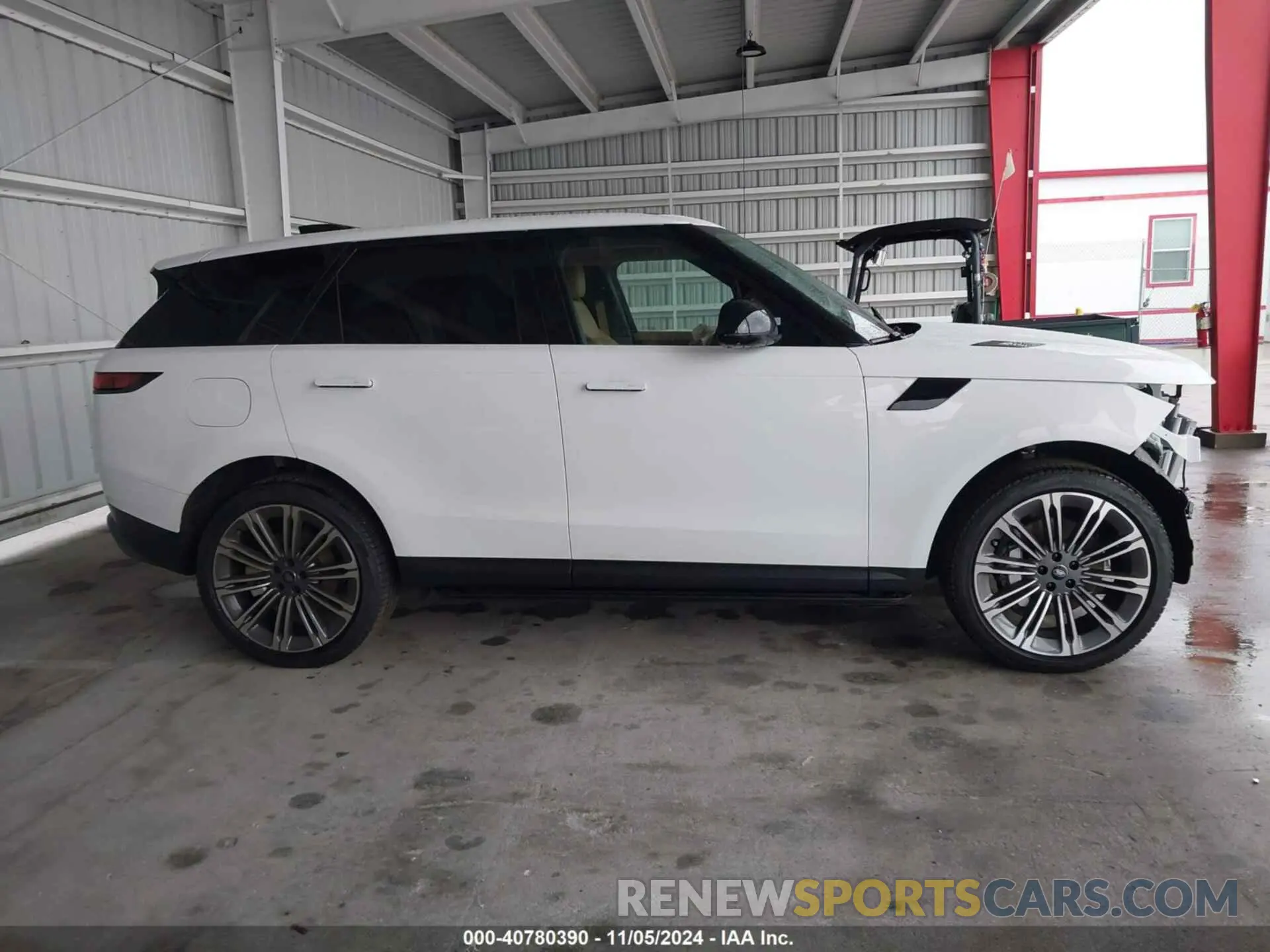 13 Photograph of a damaged car SAL1P9EU7RA182991 LAND ROVER RANGE ROVER SPORT 2024