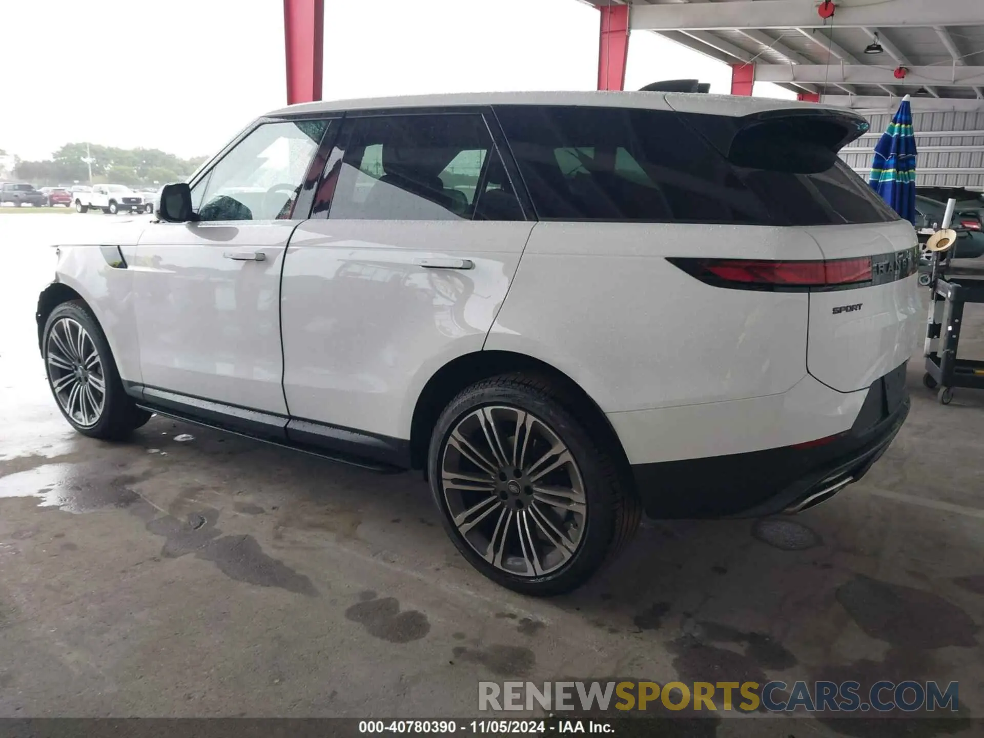3 Photograph of a damaged car SAL1P9EU7RA182991 LAND ROVER RANGE ROVER SPORT 2024