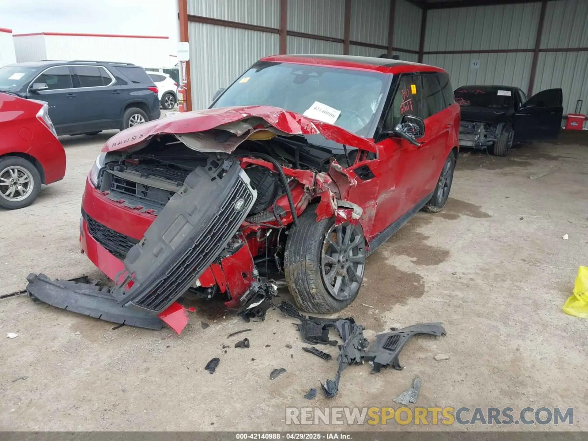 2 Photograph of a damaged car SAL1P9EU9RA169806 LAND ROVER RANGE ROVER SPORT 2024