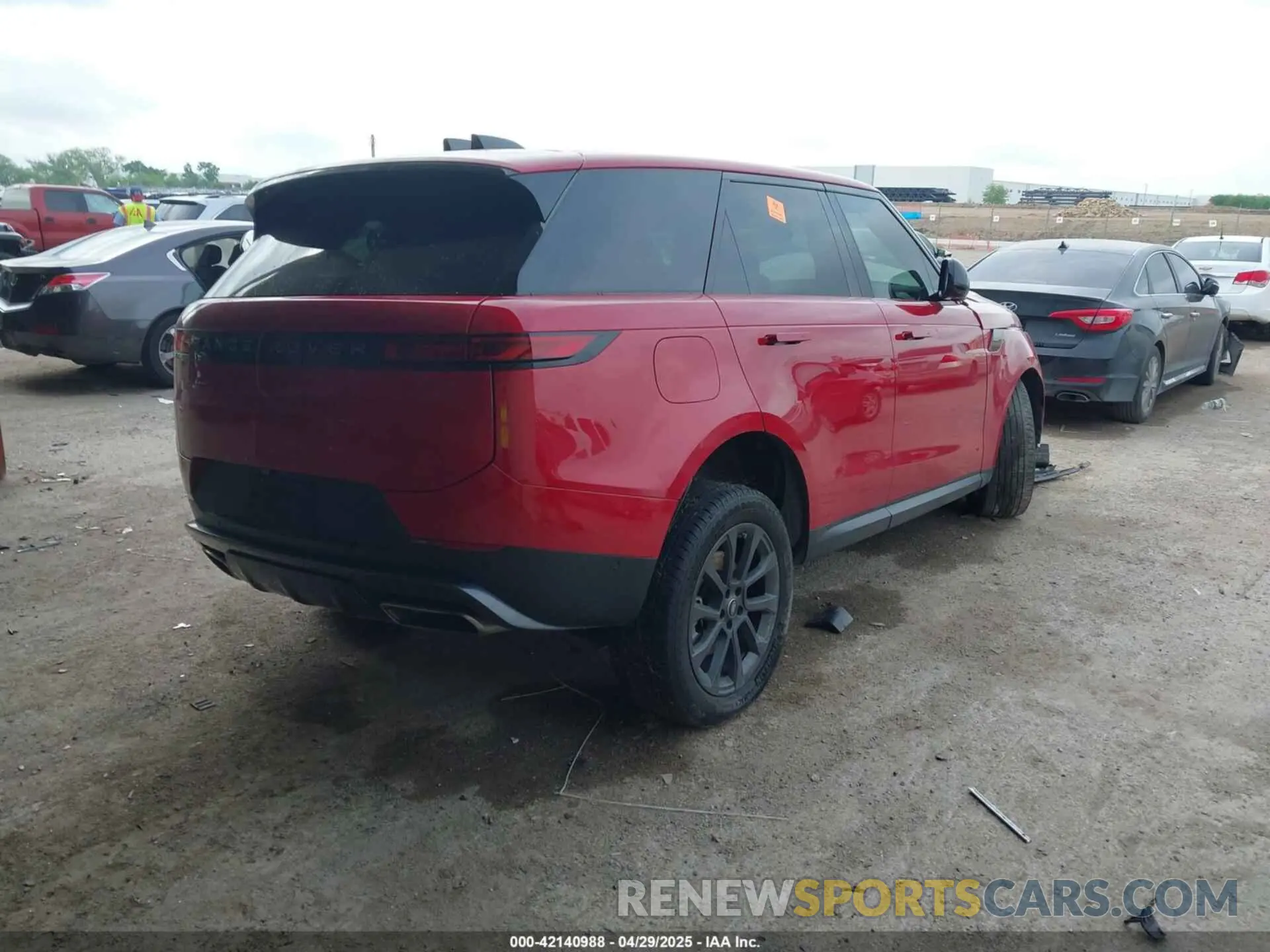 4 Photograph of a damaged car SAL1P9EU9RA169806 LAND ROVER RANGE ROVER SPORT 2024