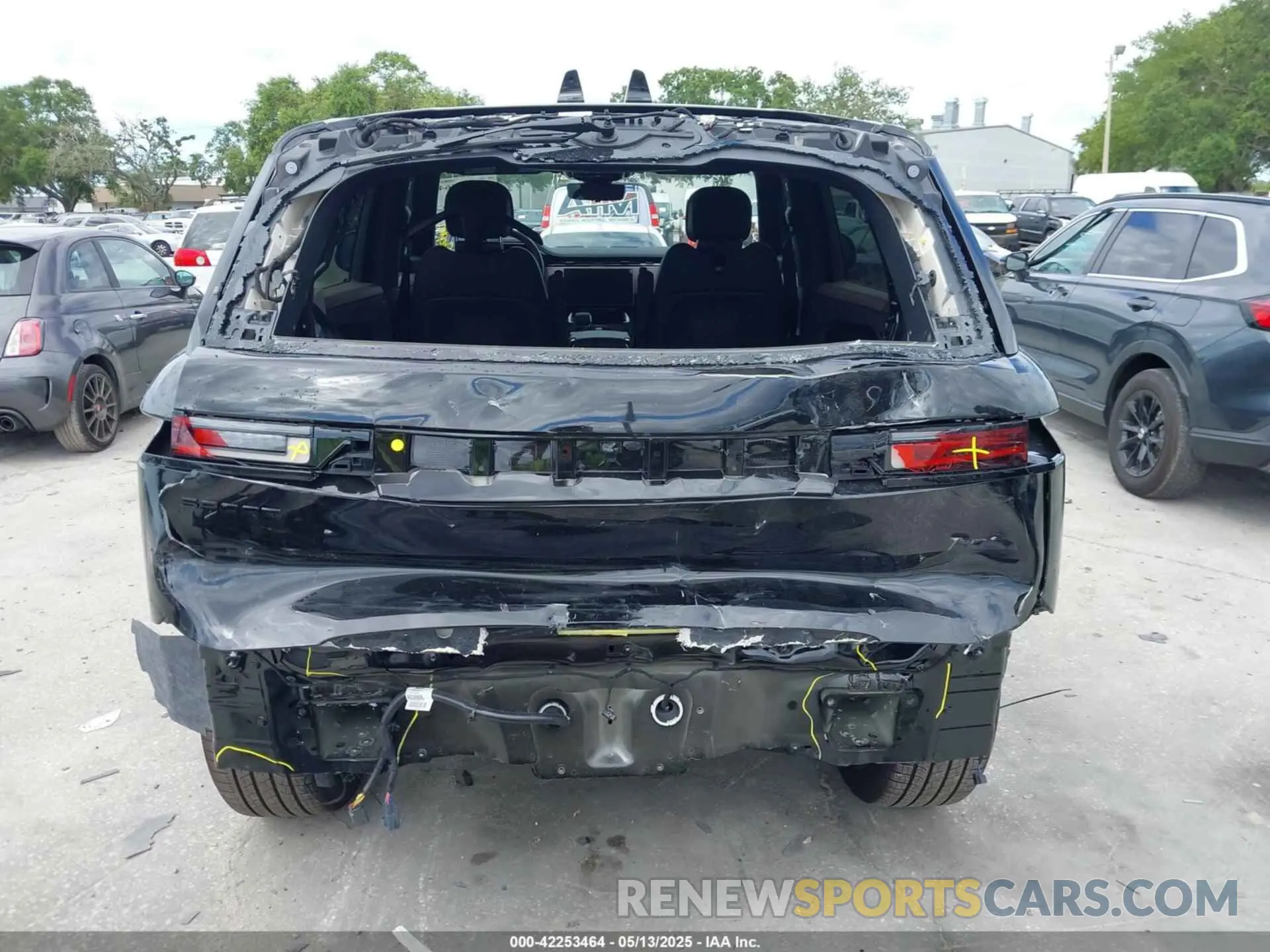 17 Photograph of a damaged car SAL1L9FU4SA438441 LAND ROVER RANGE ROVER SPORT 2025