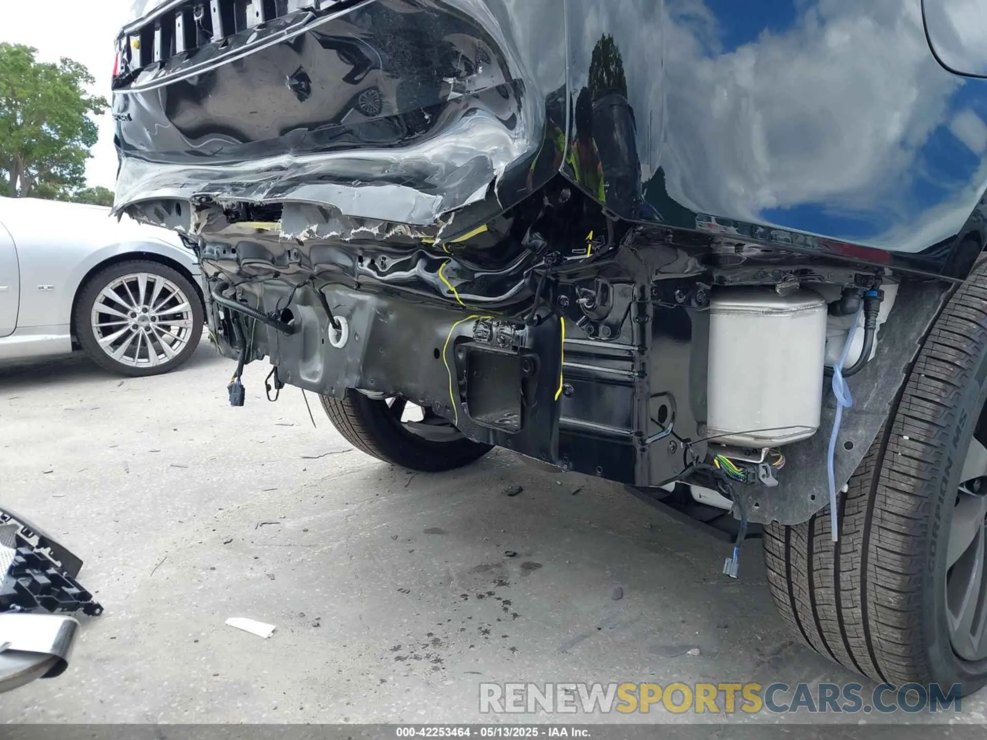19 Photograph of a damaged car SAL1L9FU4SA438441 LAND ROVER RANGE ROVER SPORT 2025