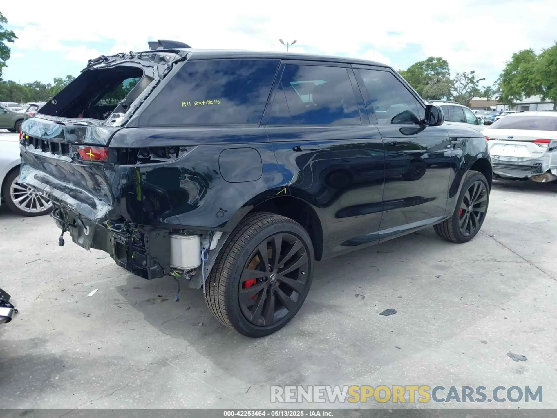 4 Photograph of a damaged car SAL1L9FU4SA438441 LAND ROVER RANGE ROVER SPORT 2025