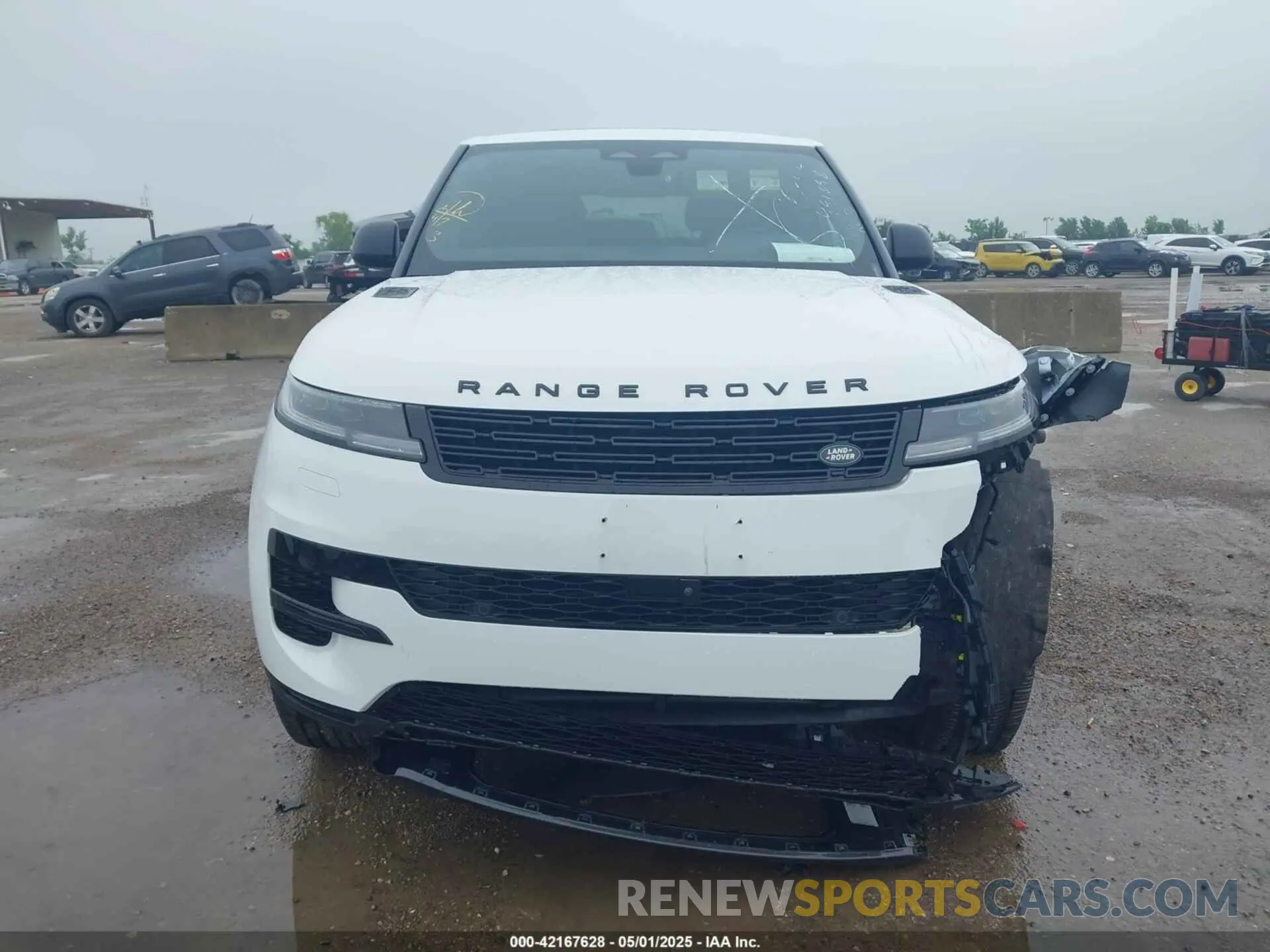 12 Photograph of a damaged car SAL1P9EU3SA454703 LAND ROVER RANGE ROVER SPORT 2025