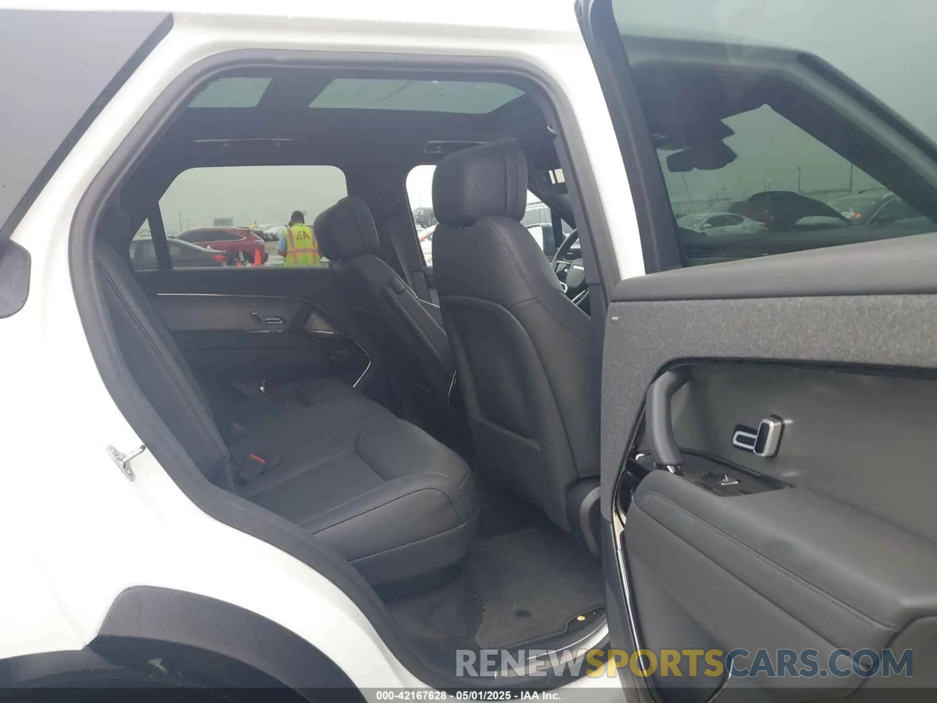 8 Photograph of a damaged car SAL1P9EU3SA454703 LAND ROVER RANGE ROVER SPORT 2025