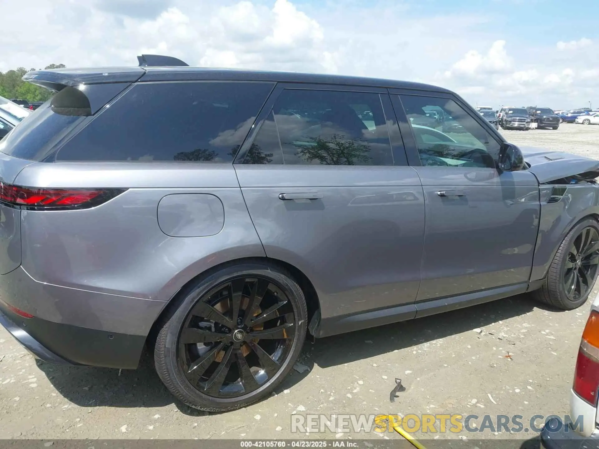 12 Photograph of a damaged car SAL1P9EU8SA439534 LAND ROVER RANGE ROVER SPORT 2025