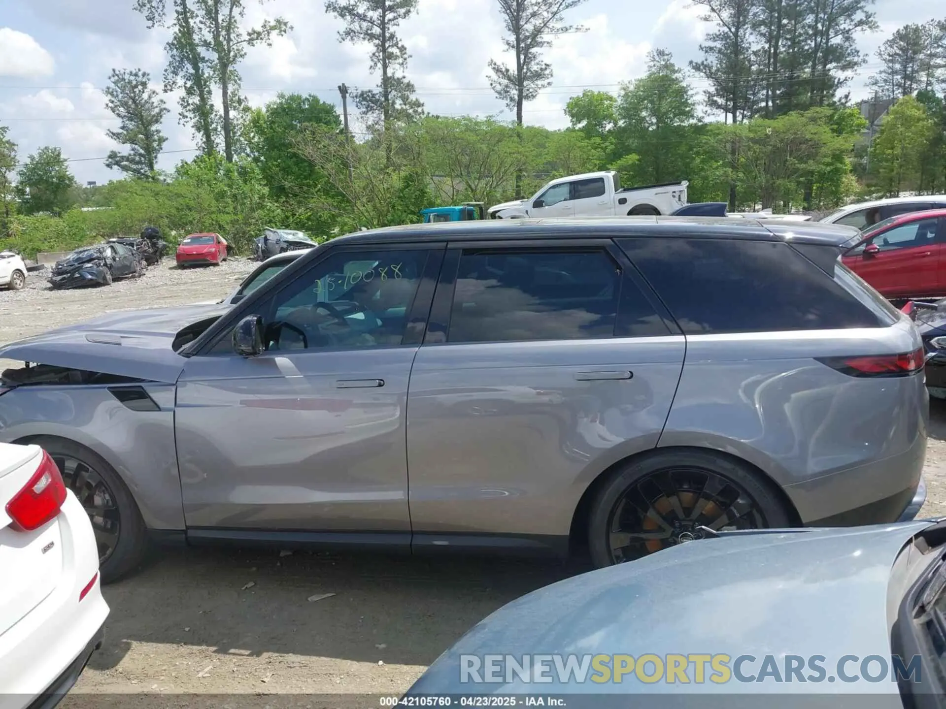 13 Photograph of a damaged car SAL1P9EU8SA439534 LAND ROVER RANGE ROVER SPORT 2025