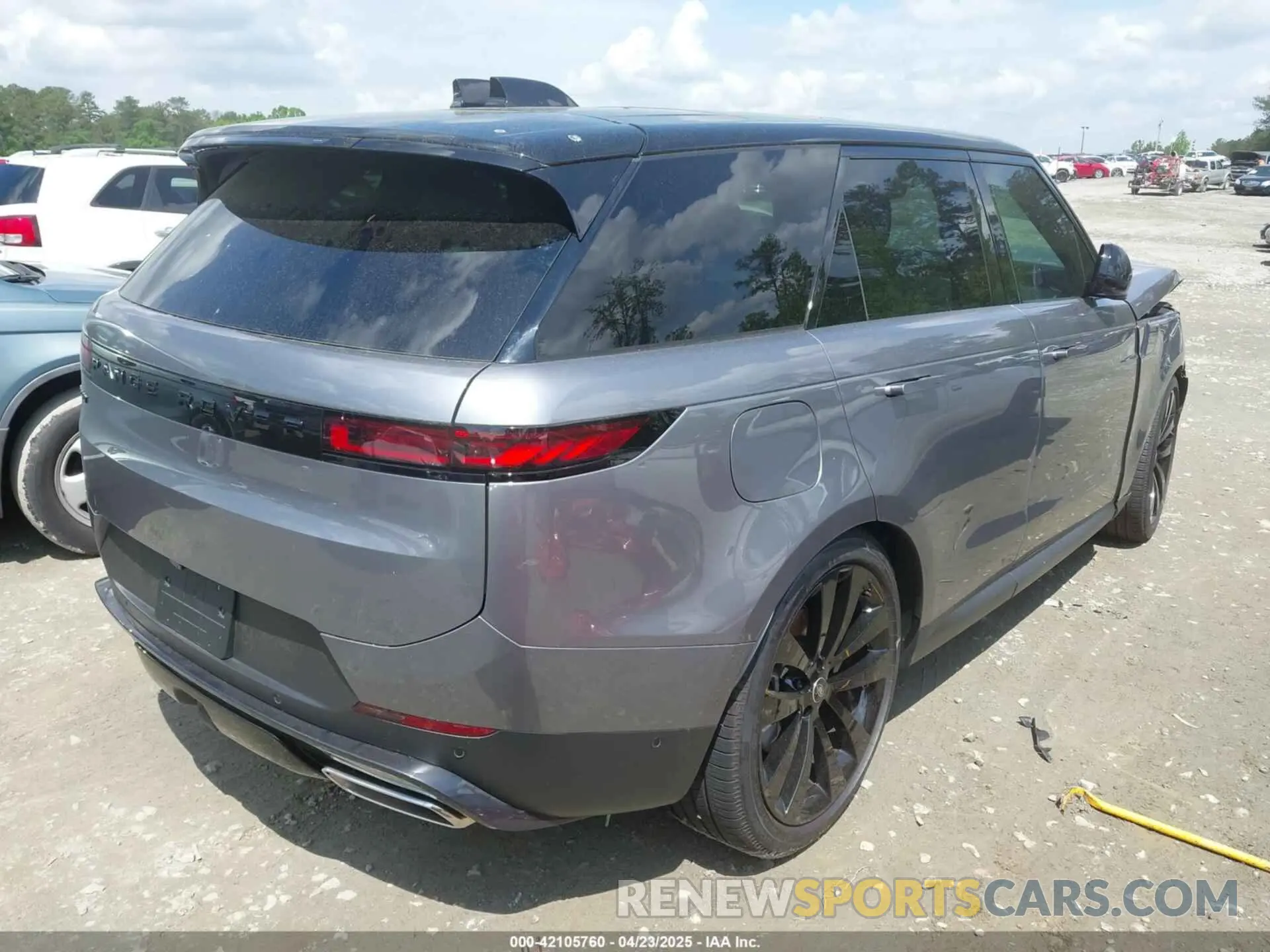 4 Photograph of a damaged car SAL1P9EU8SA439534 LAND ROVER RANGE ROVER SPORT 2025
