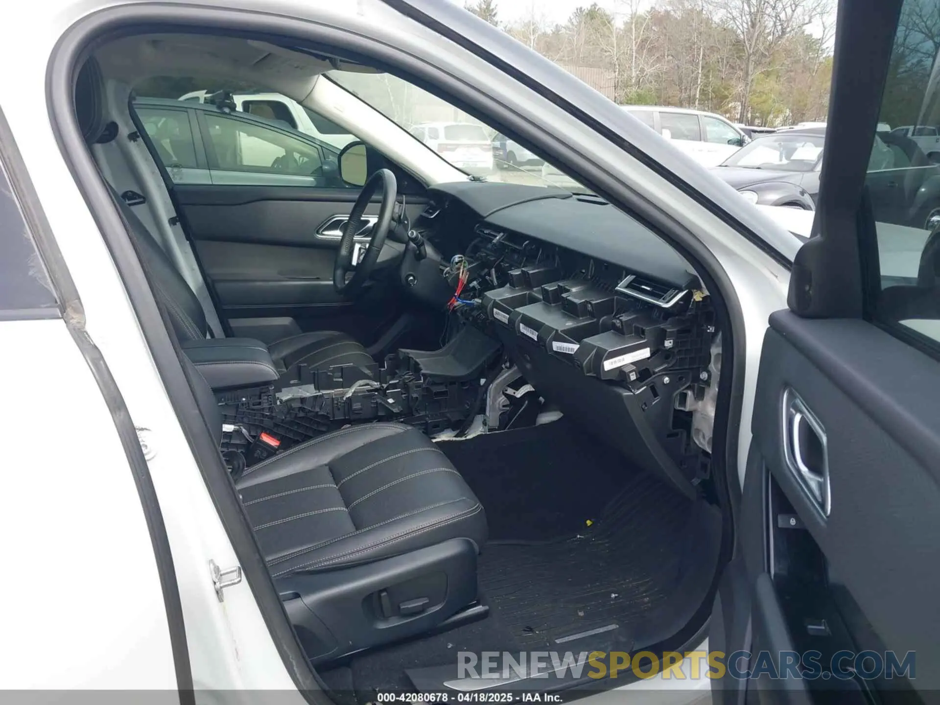 5 Photograph of a damaged car SALYB2ENXKA780723 LAND ROVER RANGE ROVER VELAR 2019