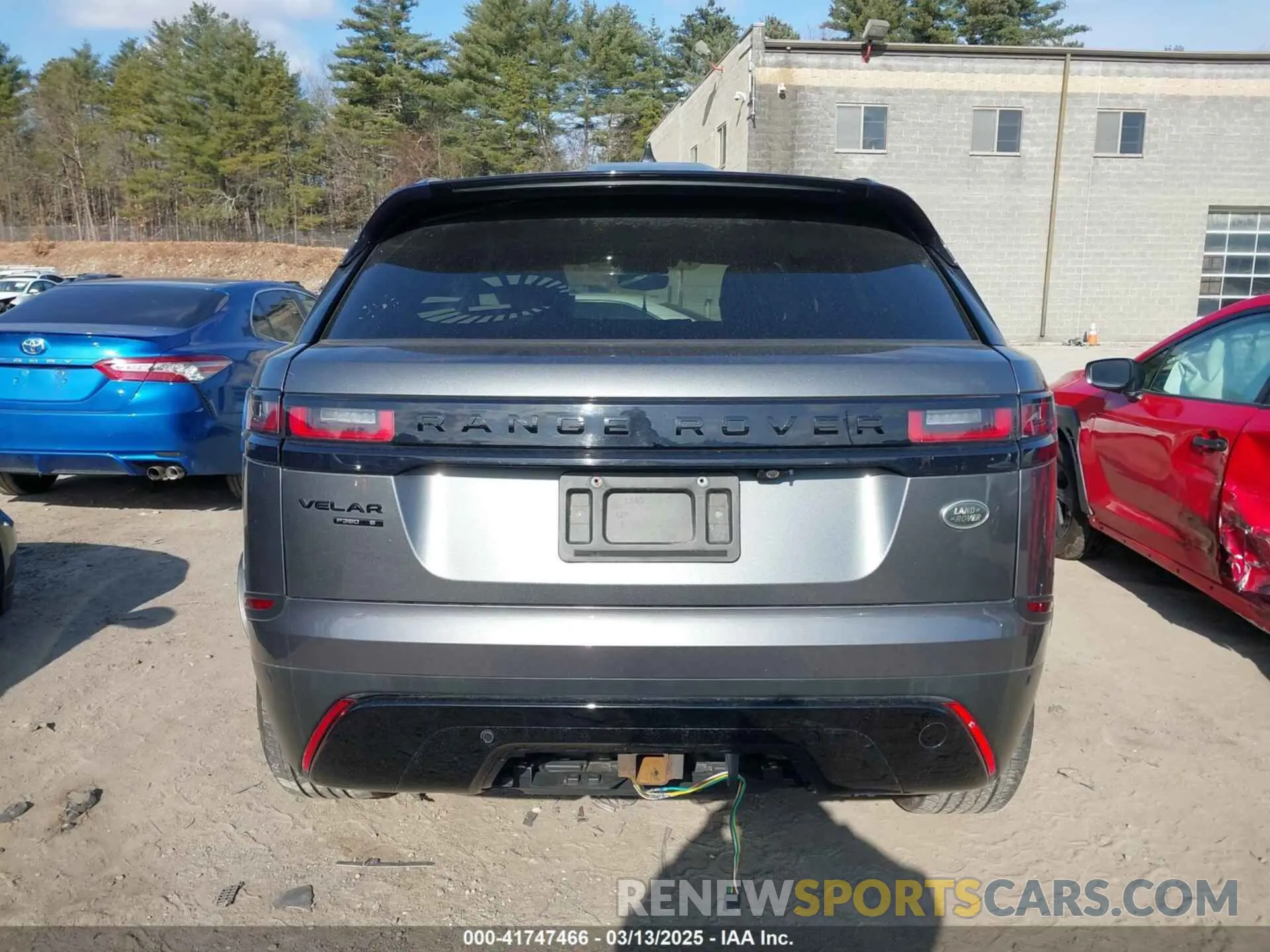 17 Photograph of a damaged car SALYB2EV4KA789188 LAND ROVER RANGE ROVER VELAR 2019