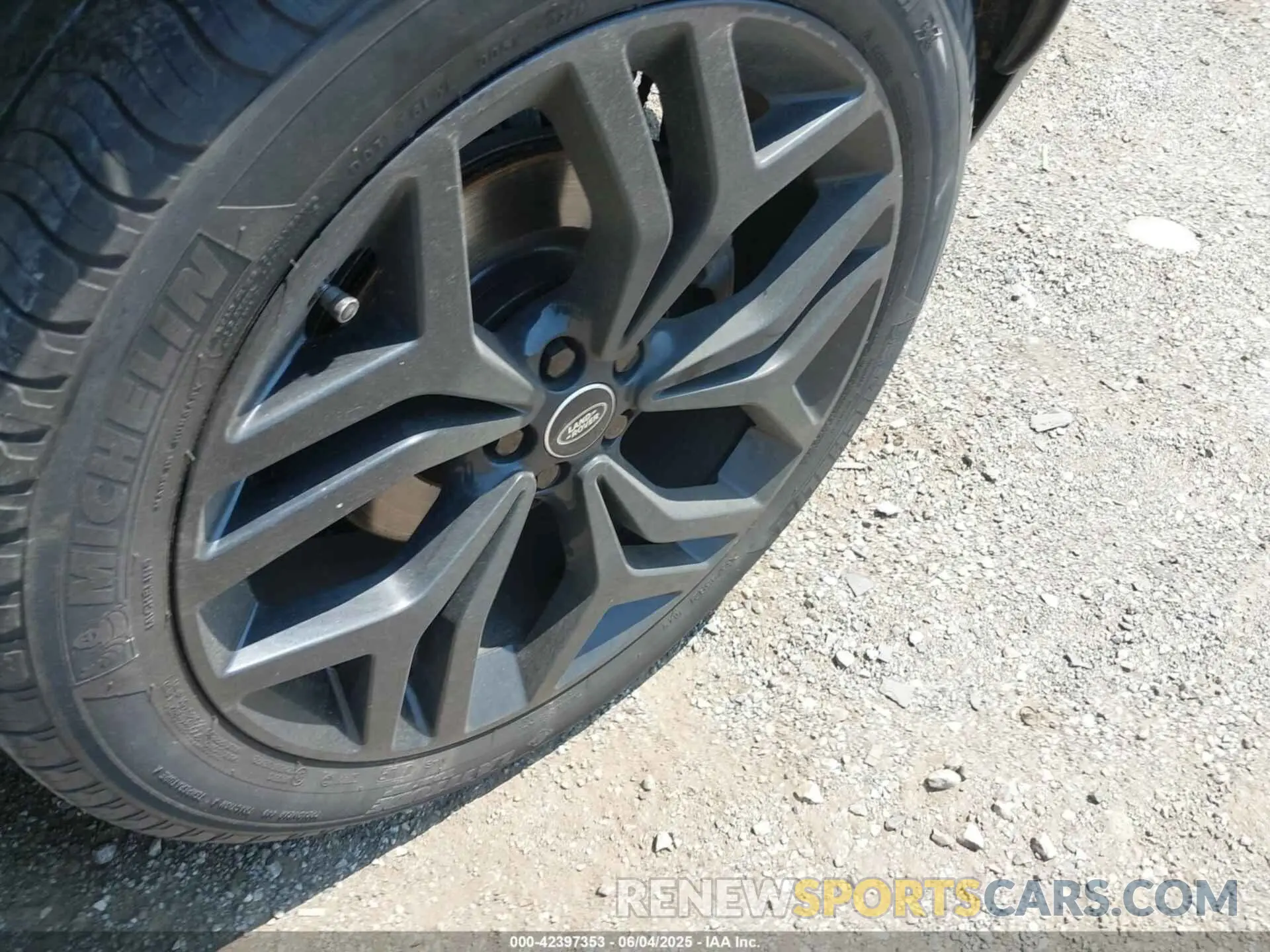 12 Photograph of a damaged car SALYB2EX0KA798990 LAND ROVER RANGE ROVER VELAR 2019