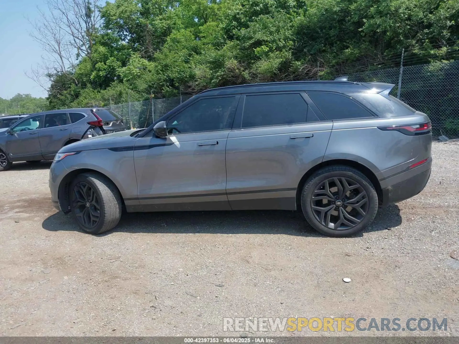 15 Photograph of a damaged car SALYB2EX0KA798990 LAND ROVER RANGE ROVER VELAR 2019