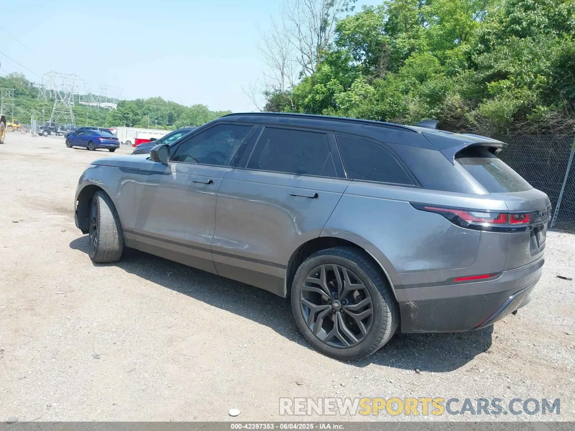 3 Photograph of a damaged car SALYB2EX0KA798990 LAND ROVER RANGE ROVER VELAR 2019