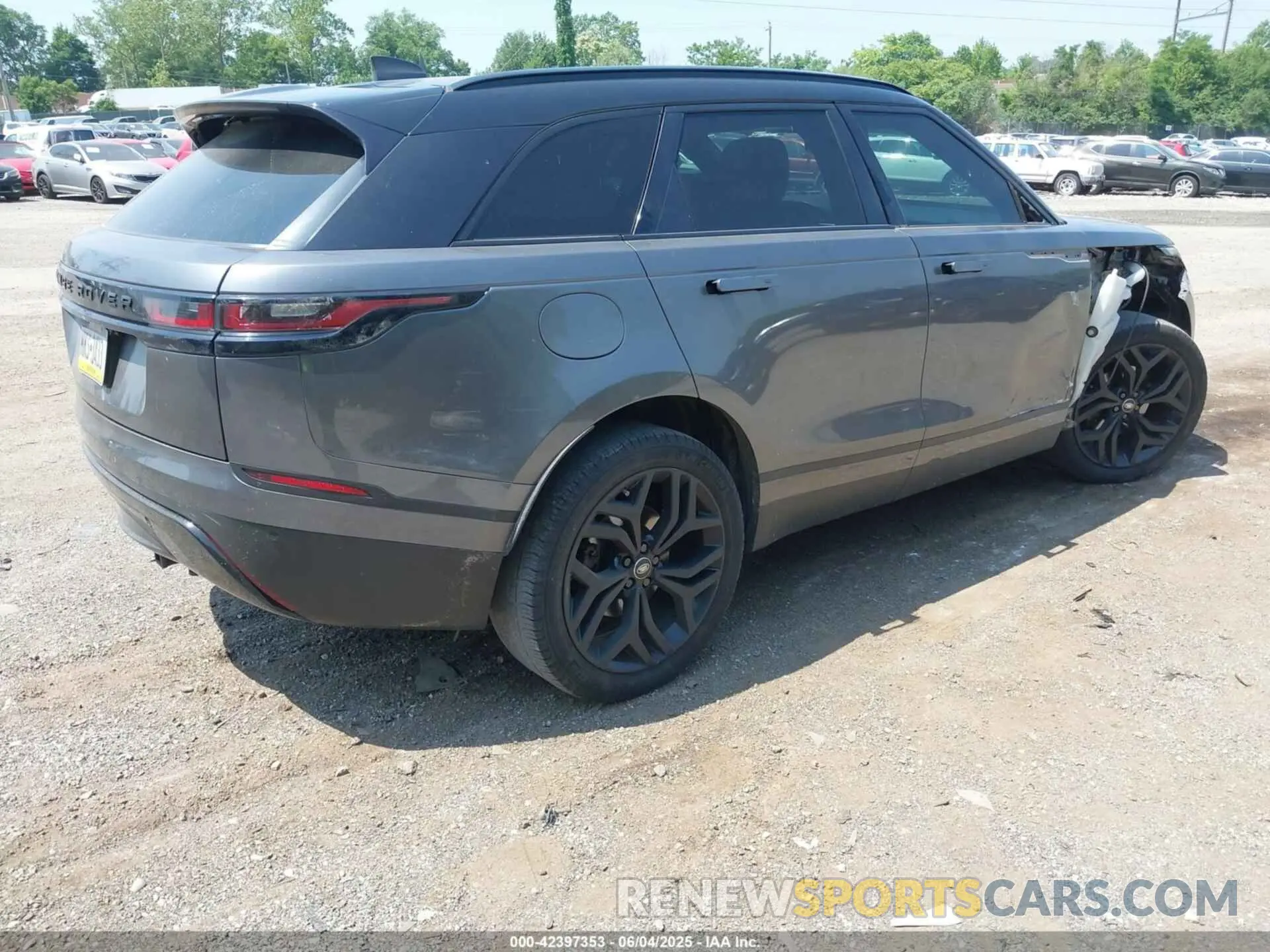 4 Photograph of a damaged car SALYB2EX0KA798990 LAND ROVER RANGE ROVER VELAR 2019