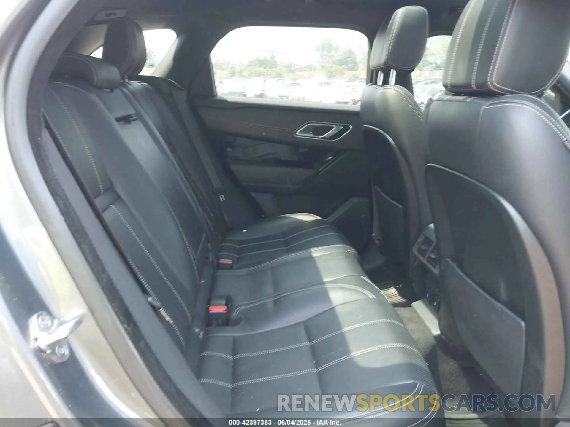 8 Photograph of a damaged car SALYB2EX0KA798990 LAND ROVER RANGE ROVER VELAR 2019