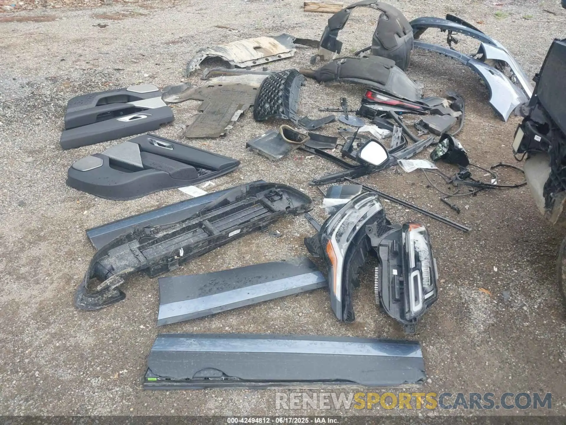 12 Photograph of a damaged car SALYB2EX1KA235172 LAND ROVER RANGE ROVER VELAR 2019