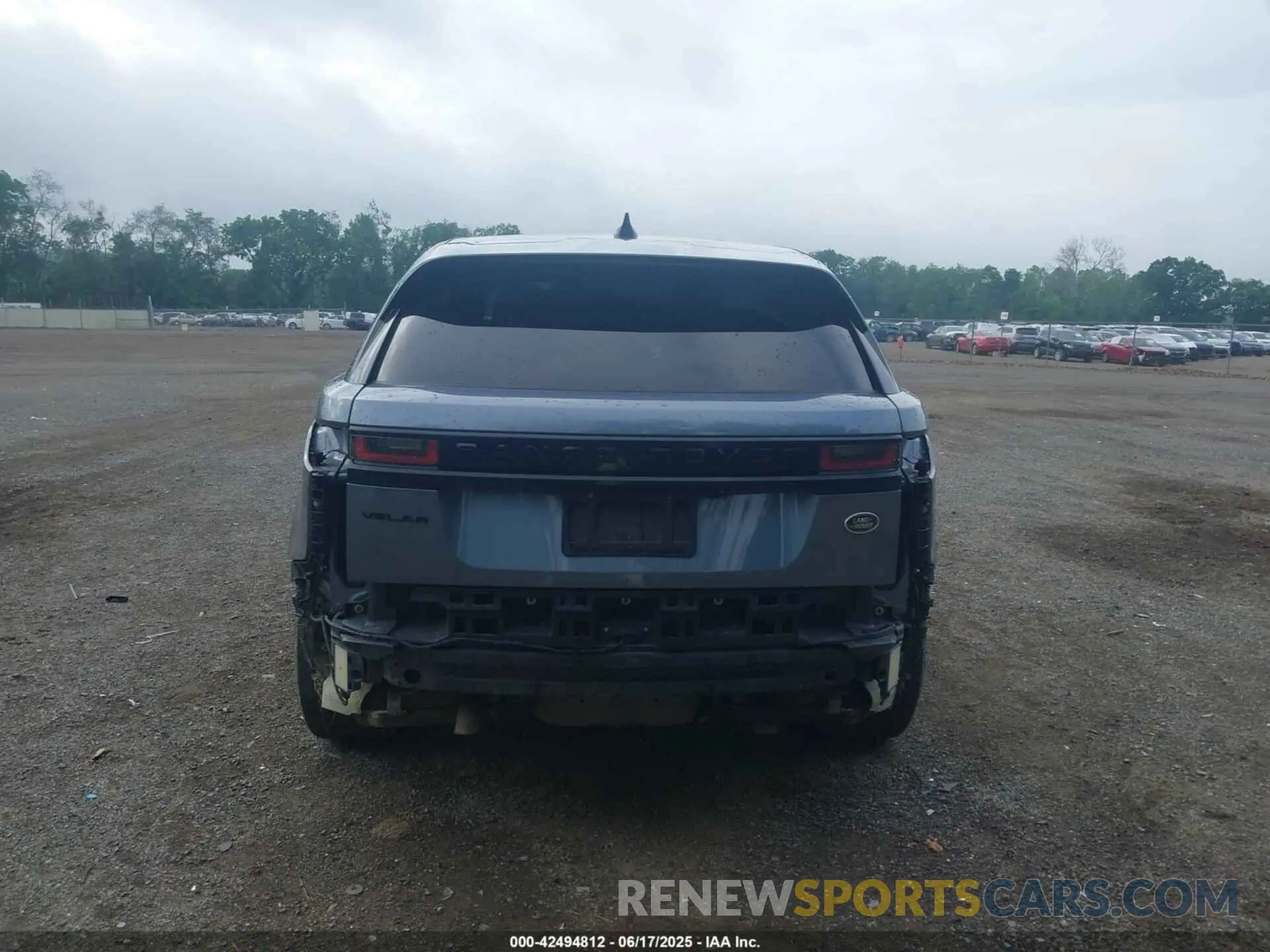 17 Photograph of a damaged car SALYB2EX1KA235172 LAND ROVER RANGE ROVER VELAR 2019