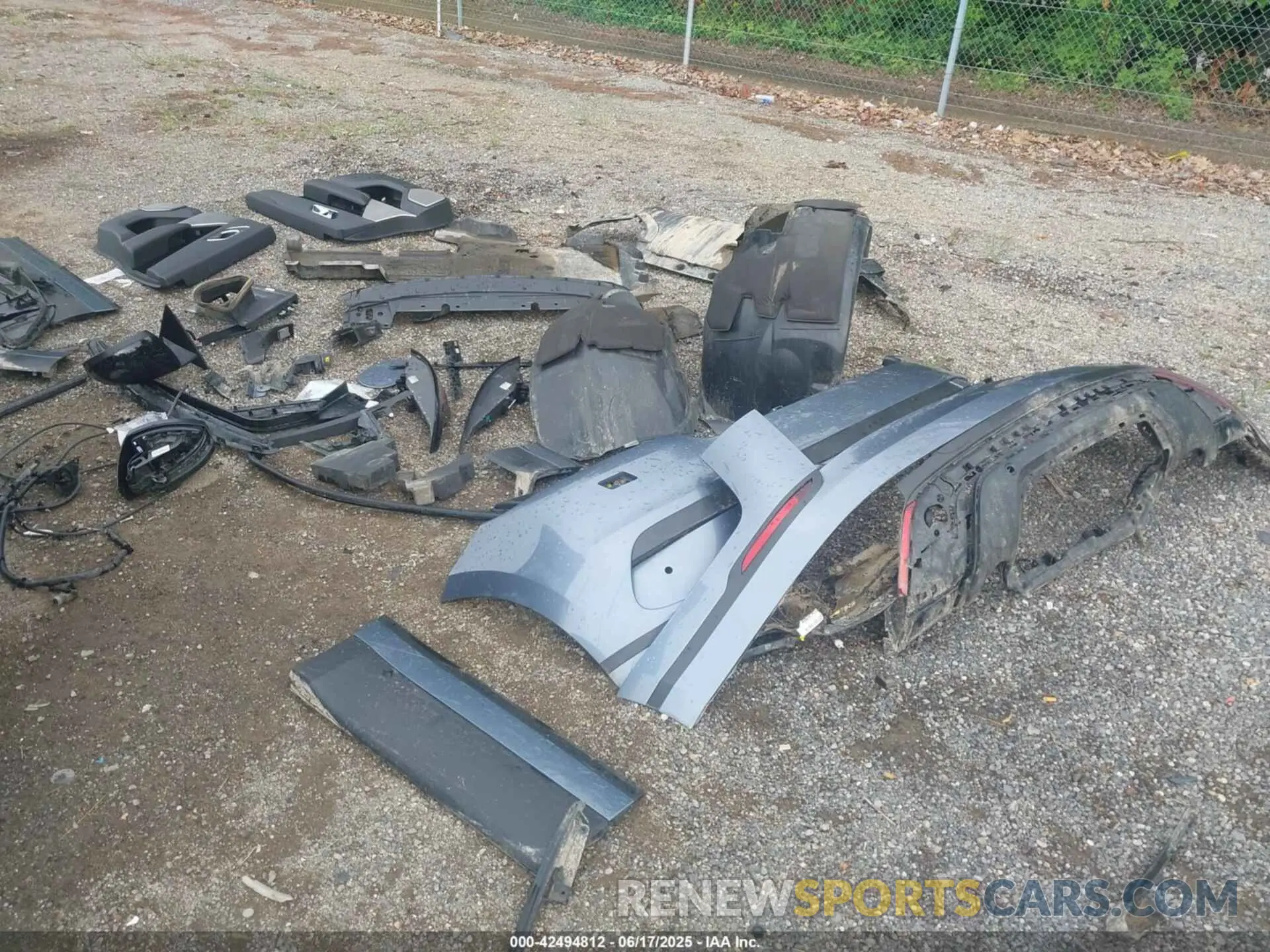 18 Photograph of a damaged car SALYB2EX1KA235172 LAND ROVER RANGE ROVER VELAR 2019