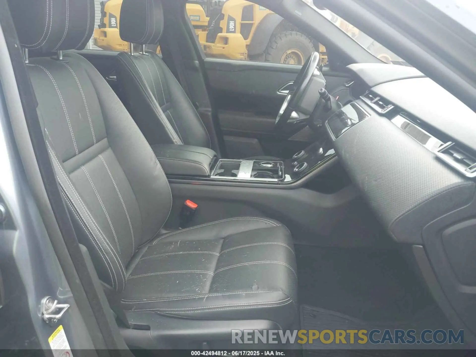 5 Photograph of a damaged car SALYB2EX1KA235172 LAND ROVER RANGE ROVER VELAR 2019