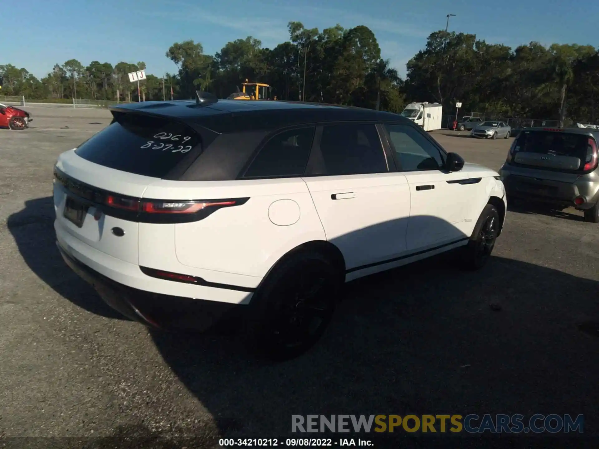 4 Photograph of a damaged car SALYB2EX1KA780269 LAND ROVER RANGE ROVER VELAR 2019