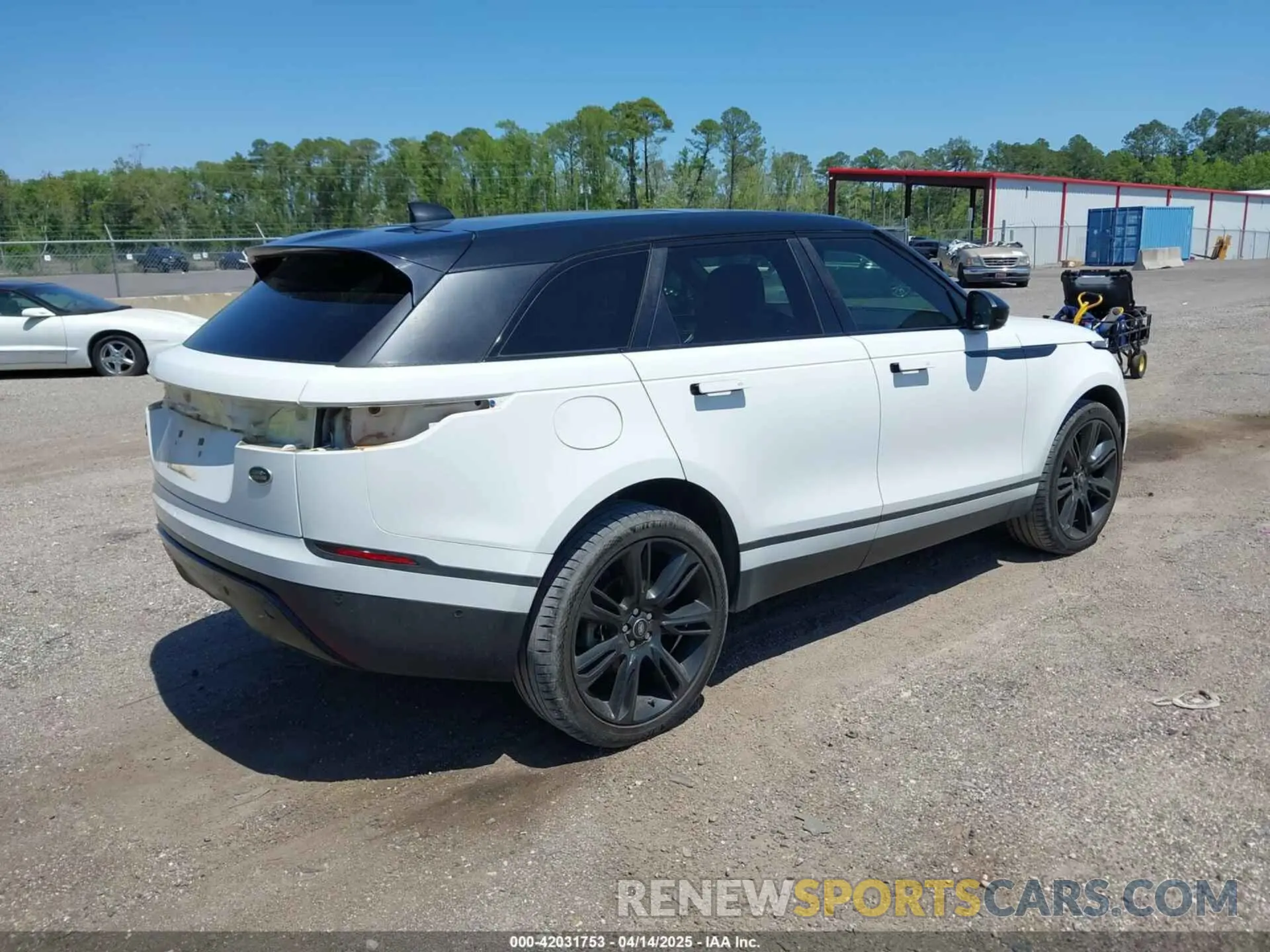 4 Photograph of a damaged car SALYB2EX2KA783830 LAND ROVER RANGE ROVER VELAR 2019
