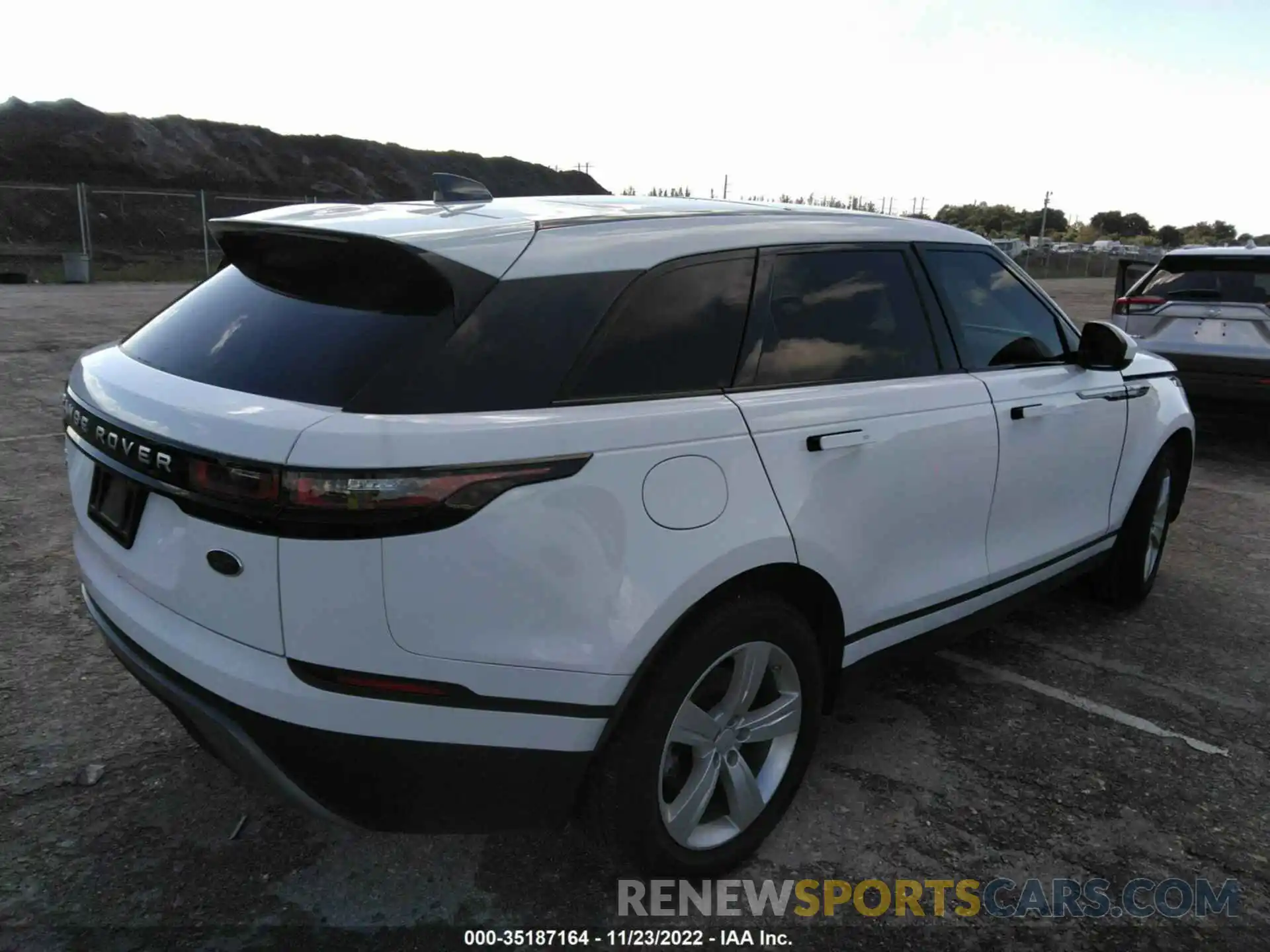 4 Photograph of a damaged car SALYB2EX3KA783092 LAND ROVER RANGE ROVER VELAR 2019