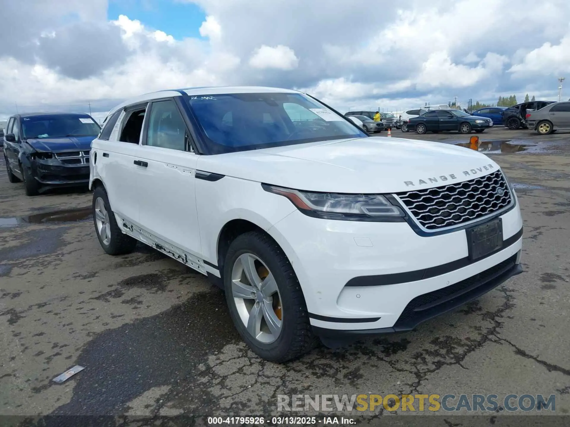 1 Photograph of a damaged car SALYB2EX4KA206989 LAND ROVER RANGE ROVER VELAR 2019